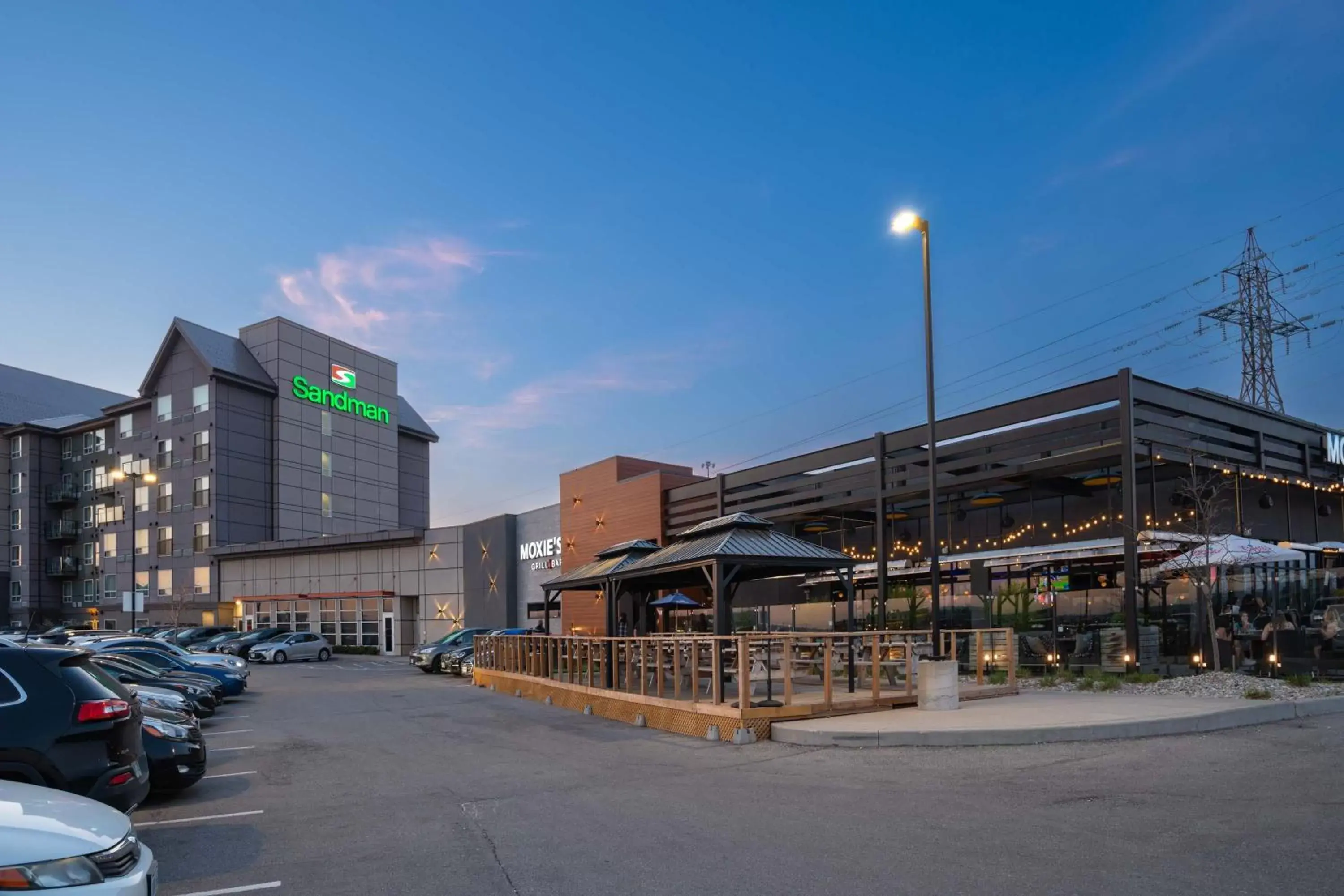 Property building in Sandman Hotel Hamilton Property building in Sandman Hotel Hamilton