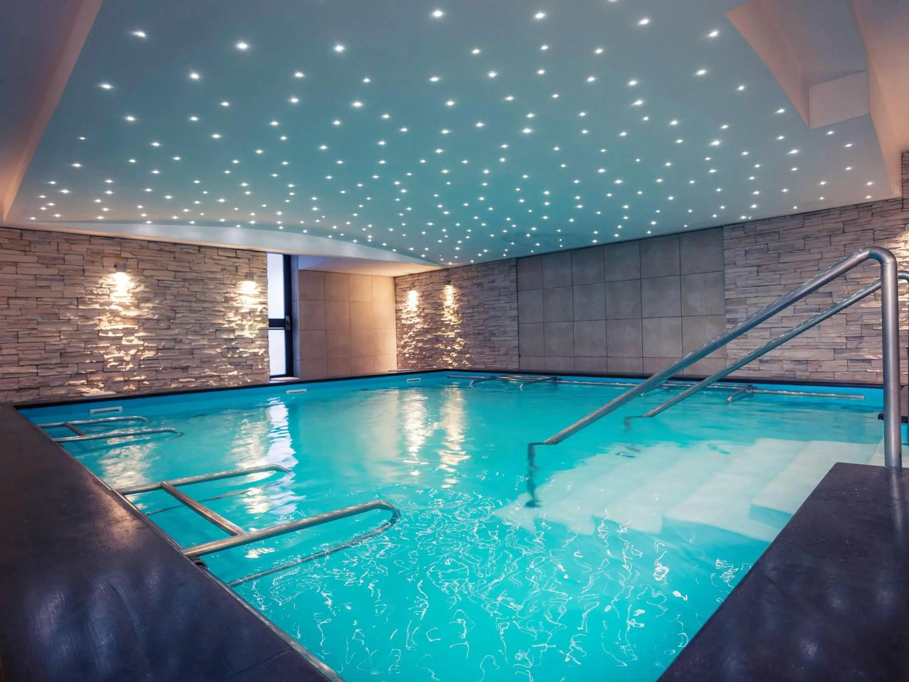 Spa and wellness centre/facilities, Swimming Pool in ibis Styles Aix les Bains
