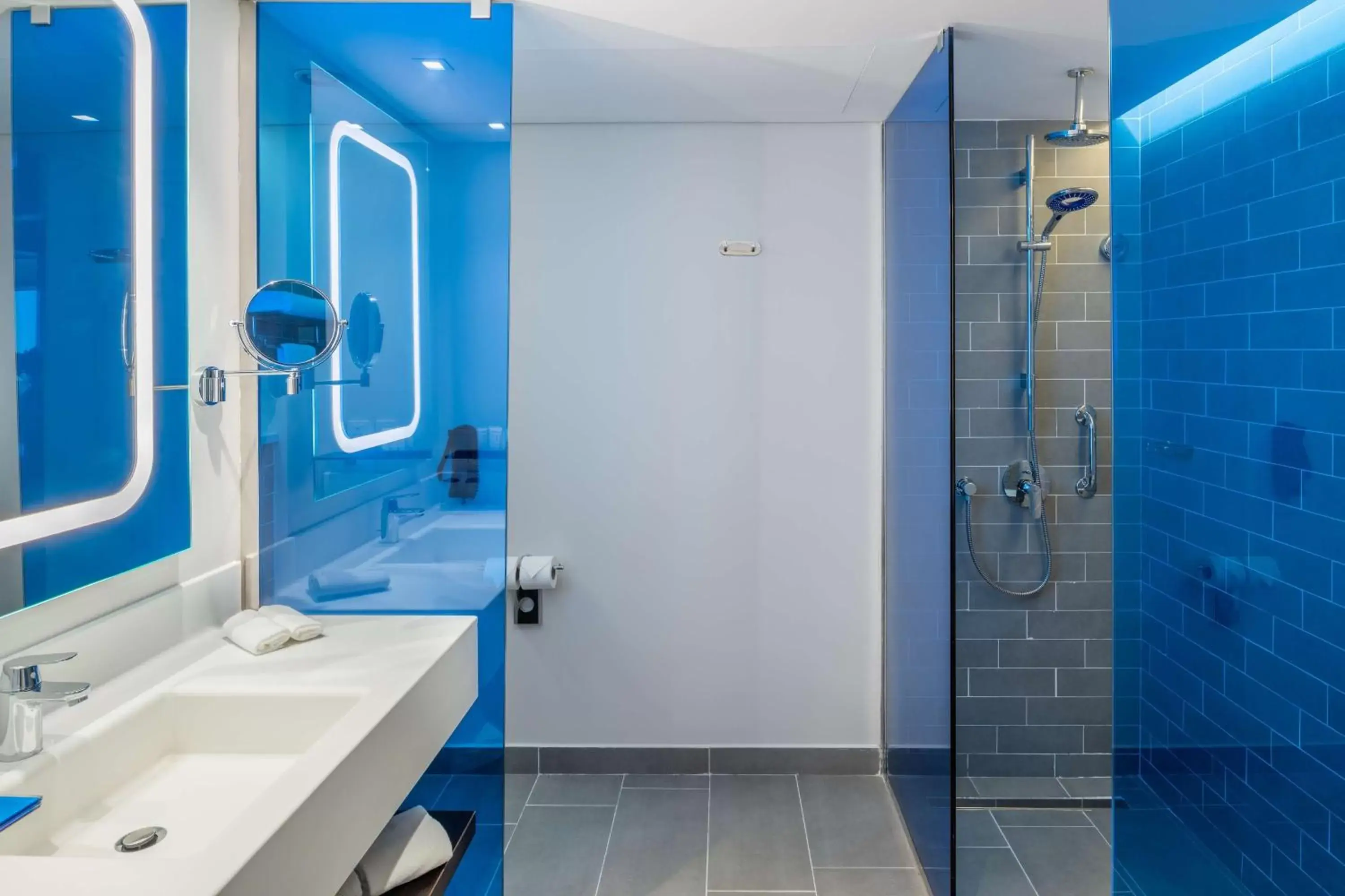 Bathroom in Park Inn by Radisson Jeddah Madinah Road