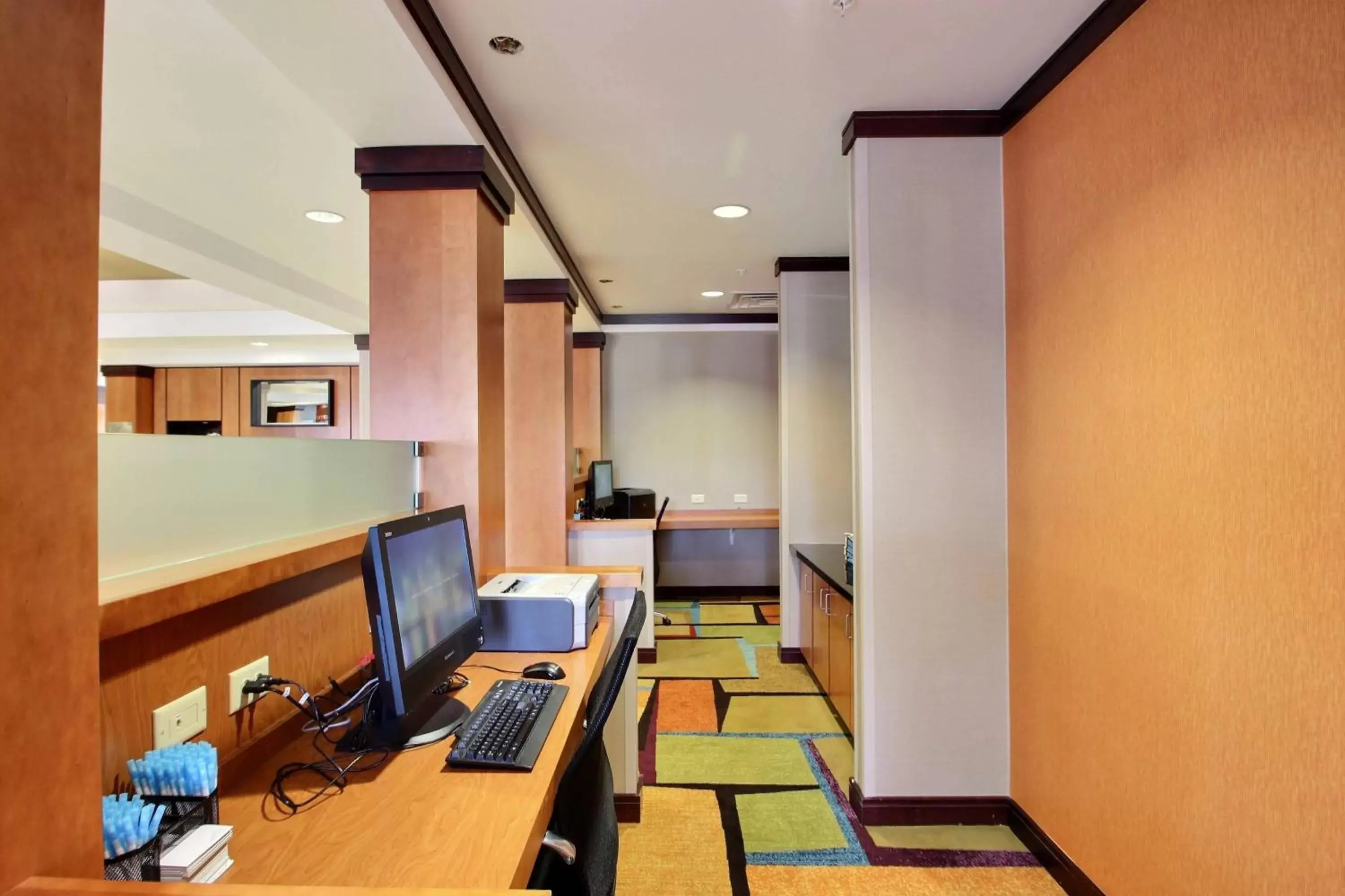 Business facilities in Fairfield Inn & Suites by Marriott Milwaukee Airport