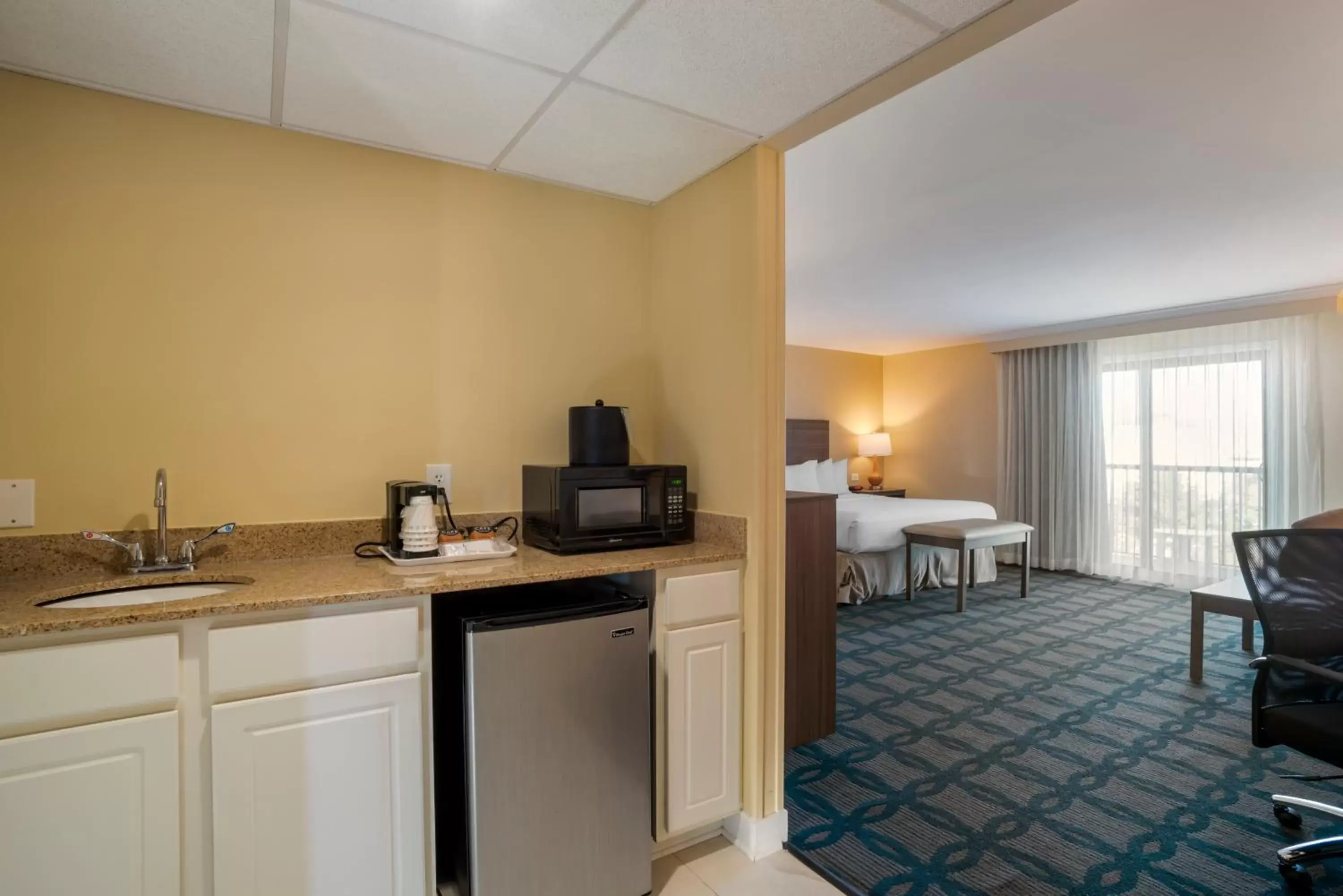 TV and multimedia, Kitchen/Kitchenette in Best Western Plus Ocean City