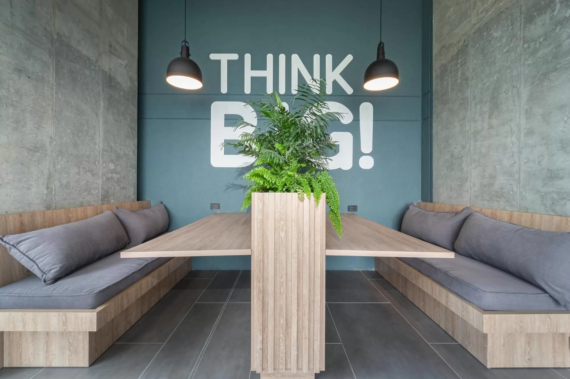 Seating area in Apartamentos Go Living & Suites by HOUSY HOST