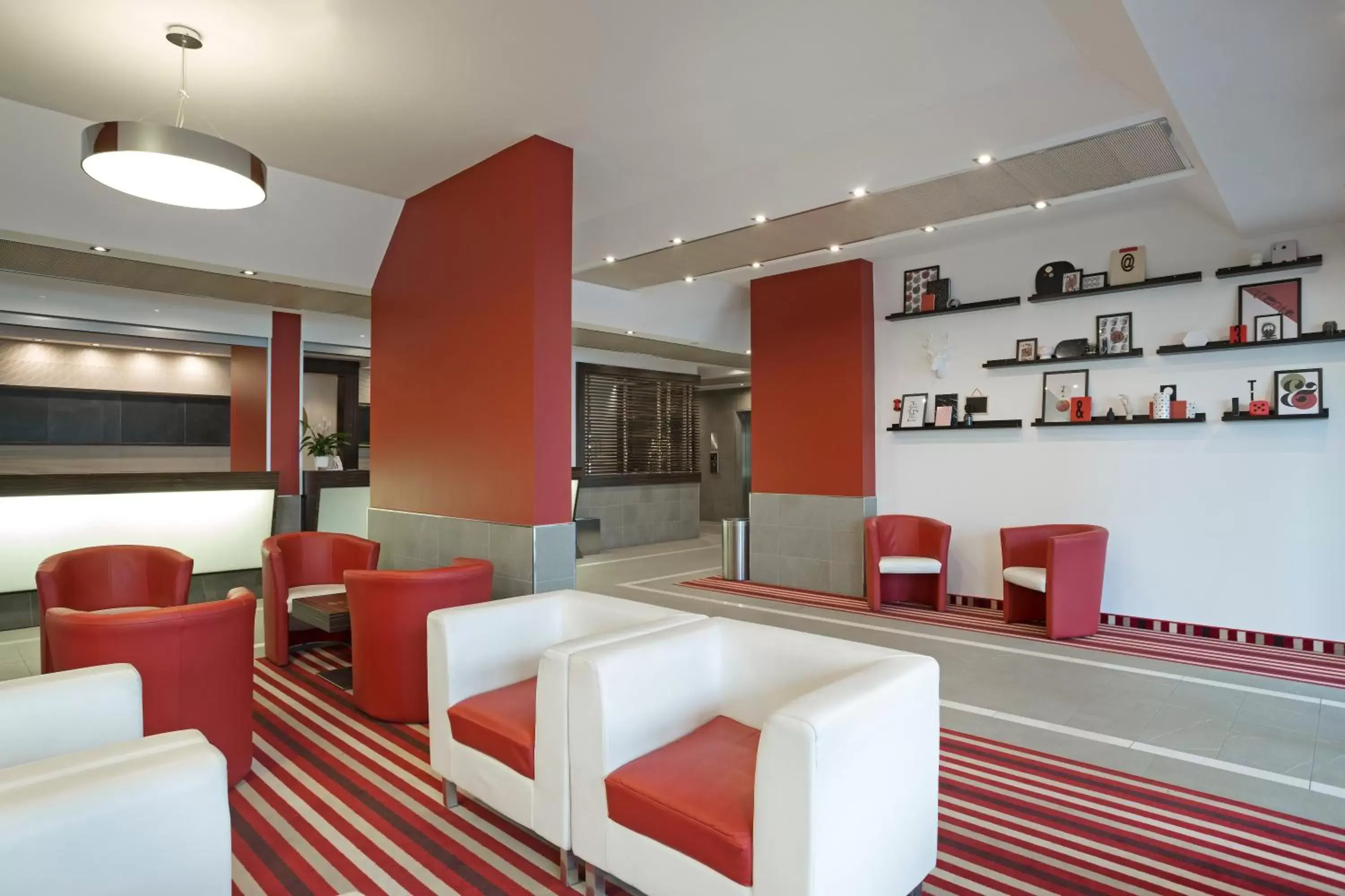 Lobby or reception, Lounge/Bar in B&B Hotel Trento