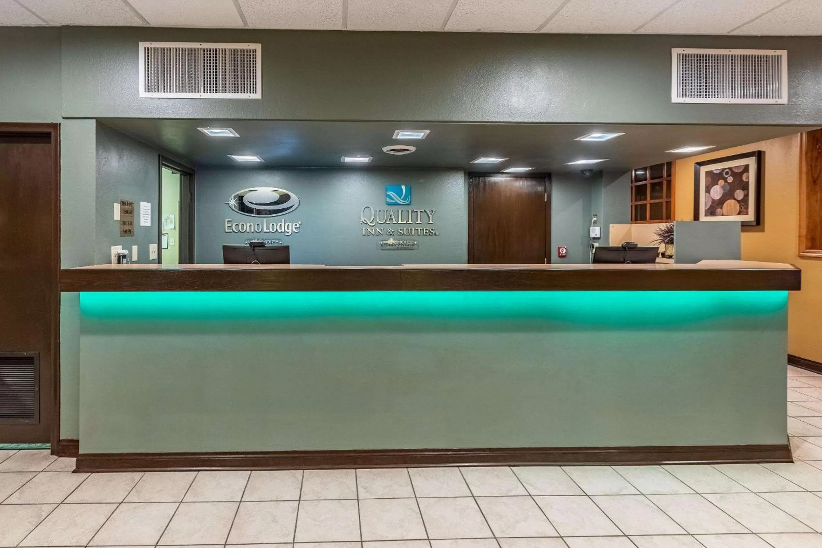Lobby or reception in Econo Lodge Albert Lea