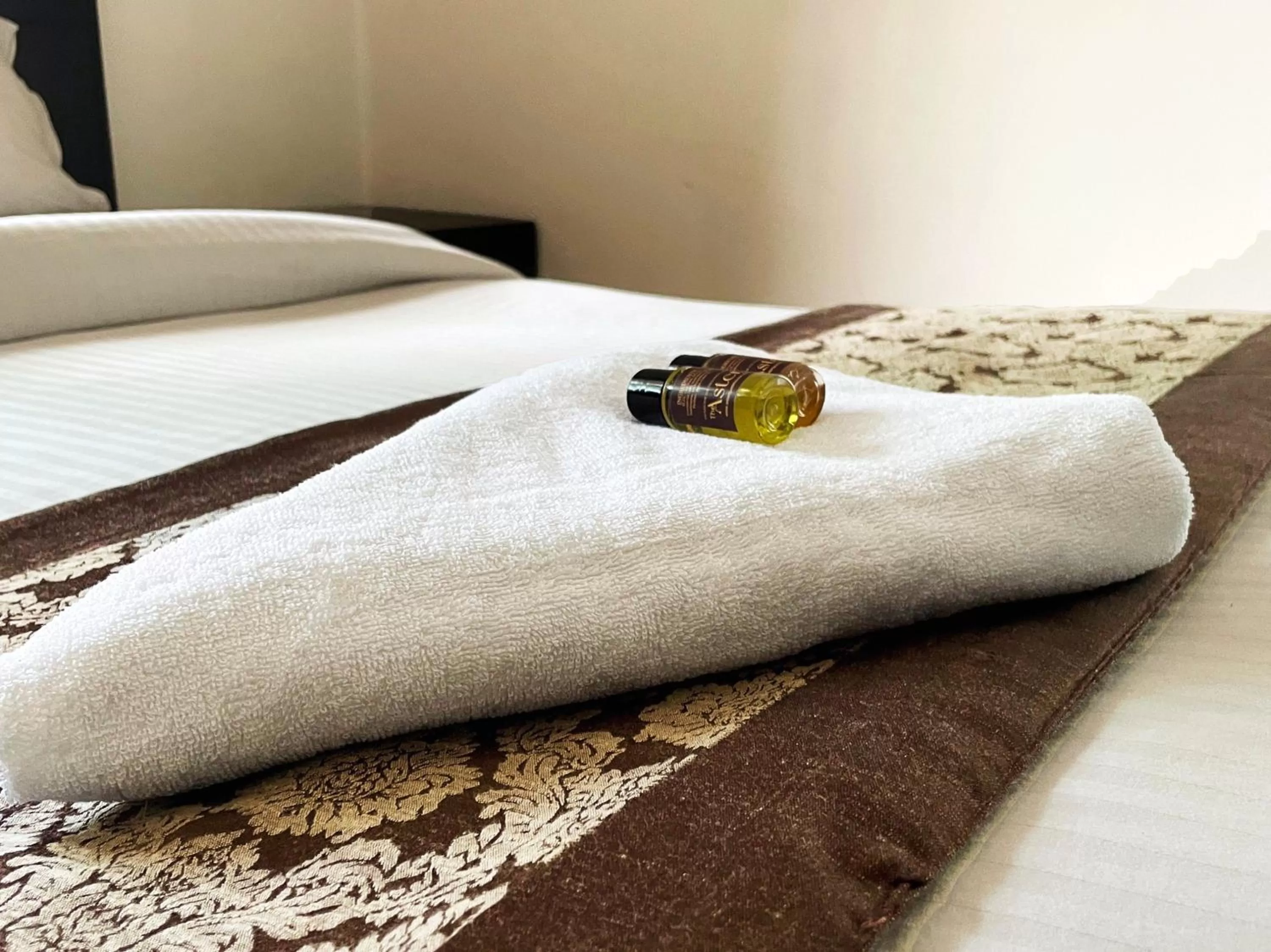 Bed in The Aster Homestay - Bedrooms & Apartments