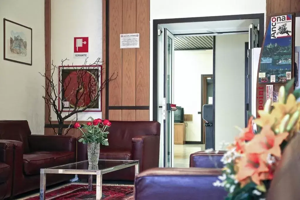 Seating area, Lobby/Reception in Hotel Fortuna