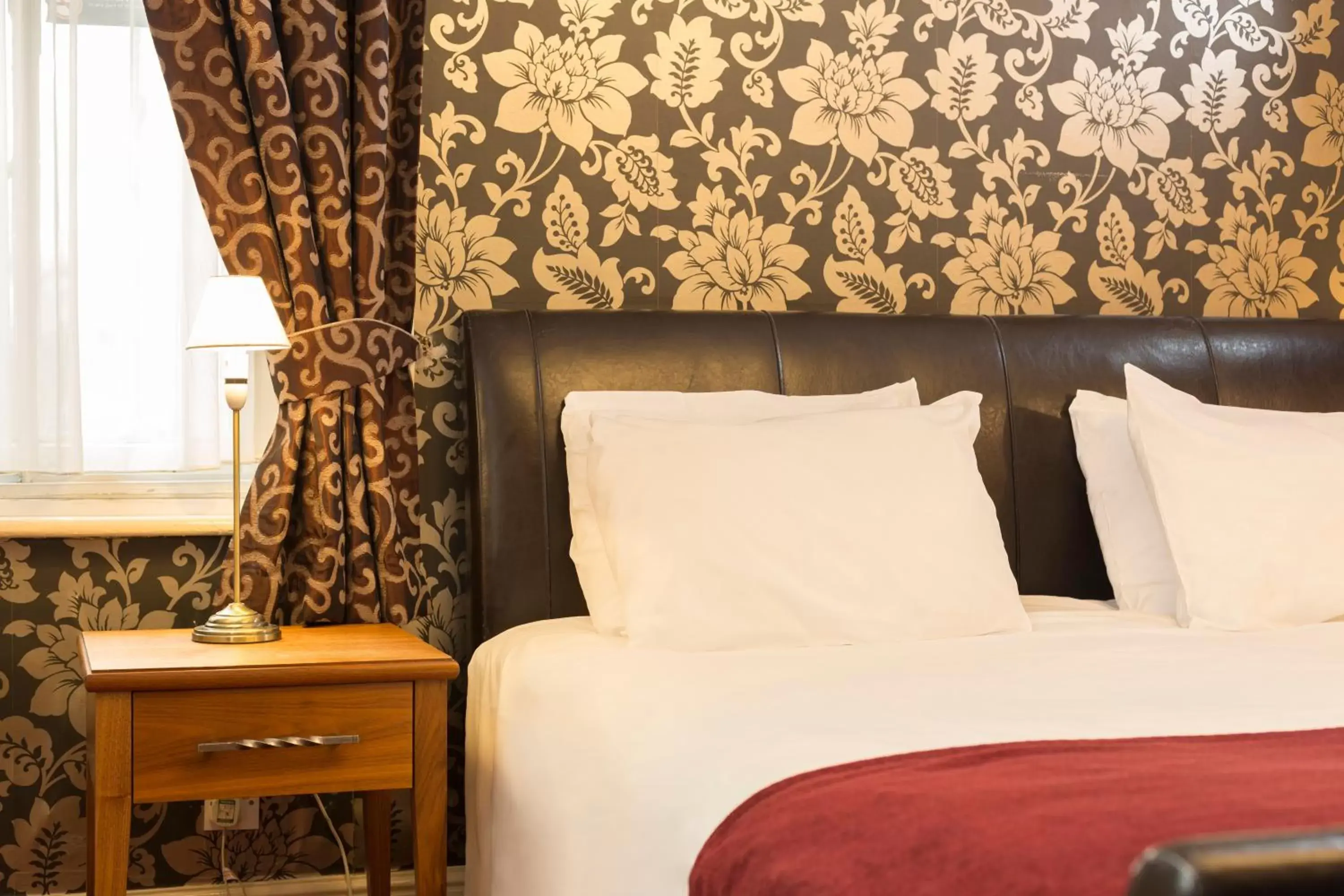 Bed in Wheatsheaf Hotel by Chef & Brewer Collection