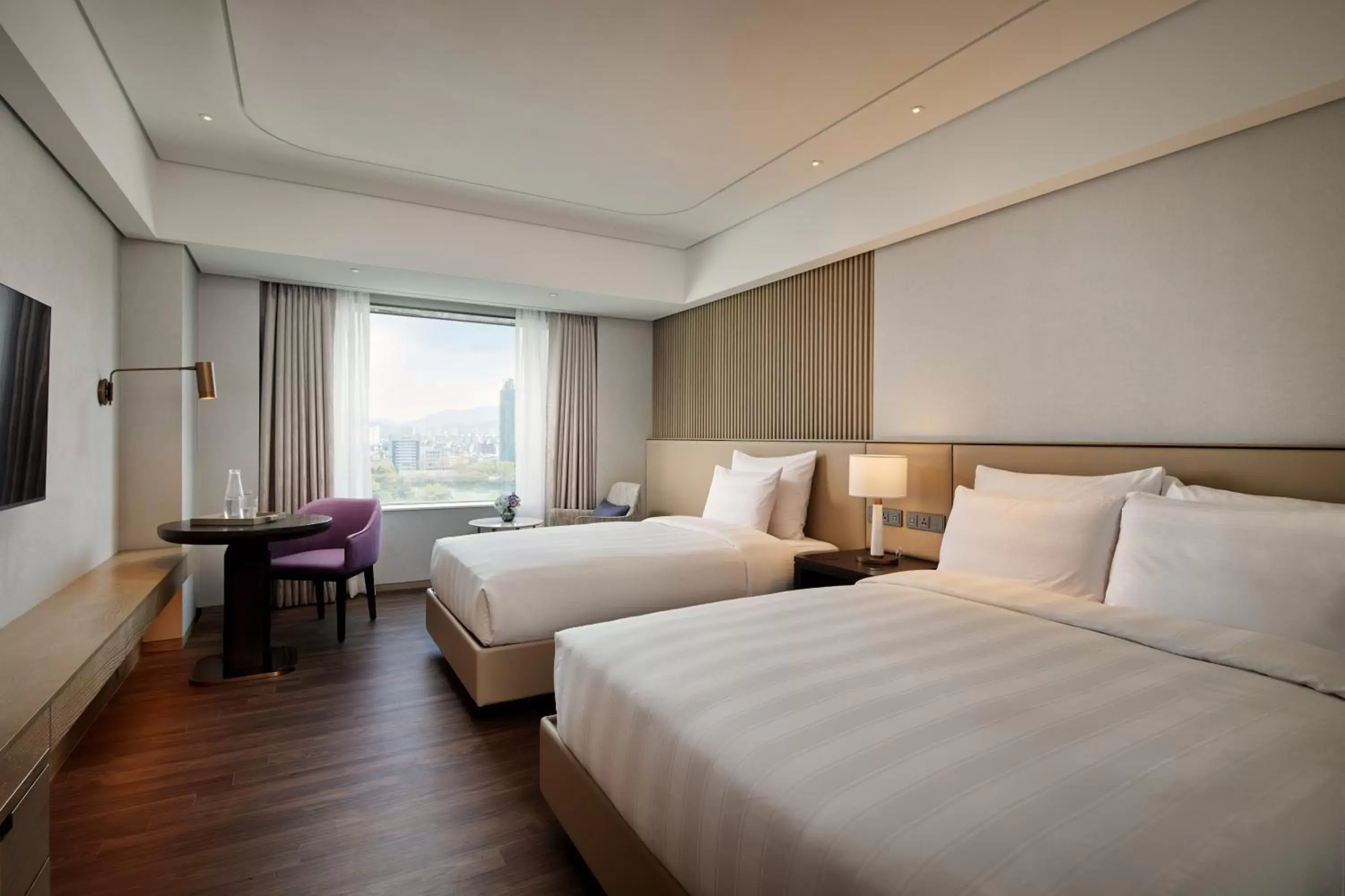 Residential Deluxe Family Twin Room in Lotte Hotel World