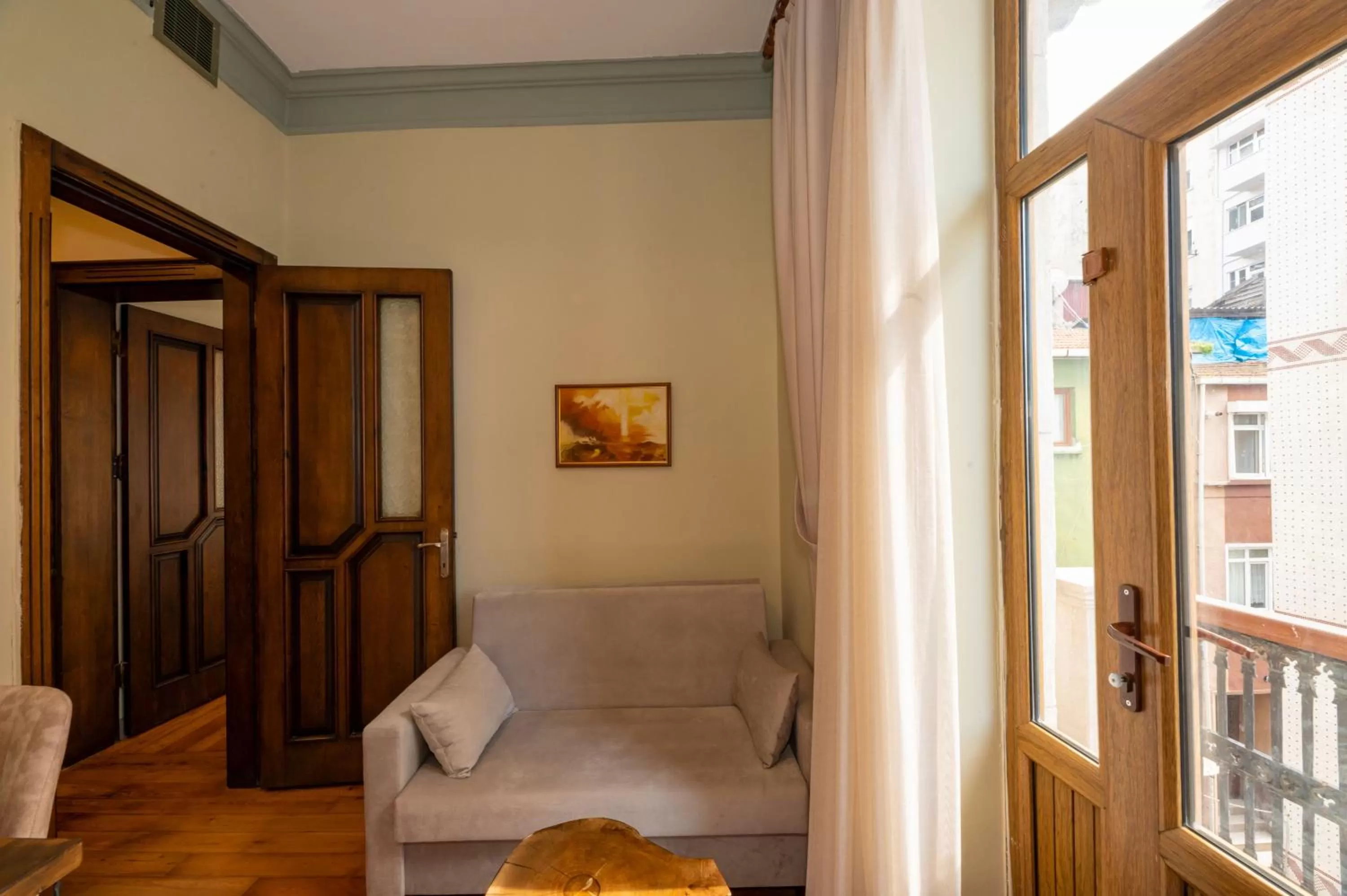 Seating area in O'Pera Okanlı Suites