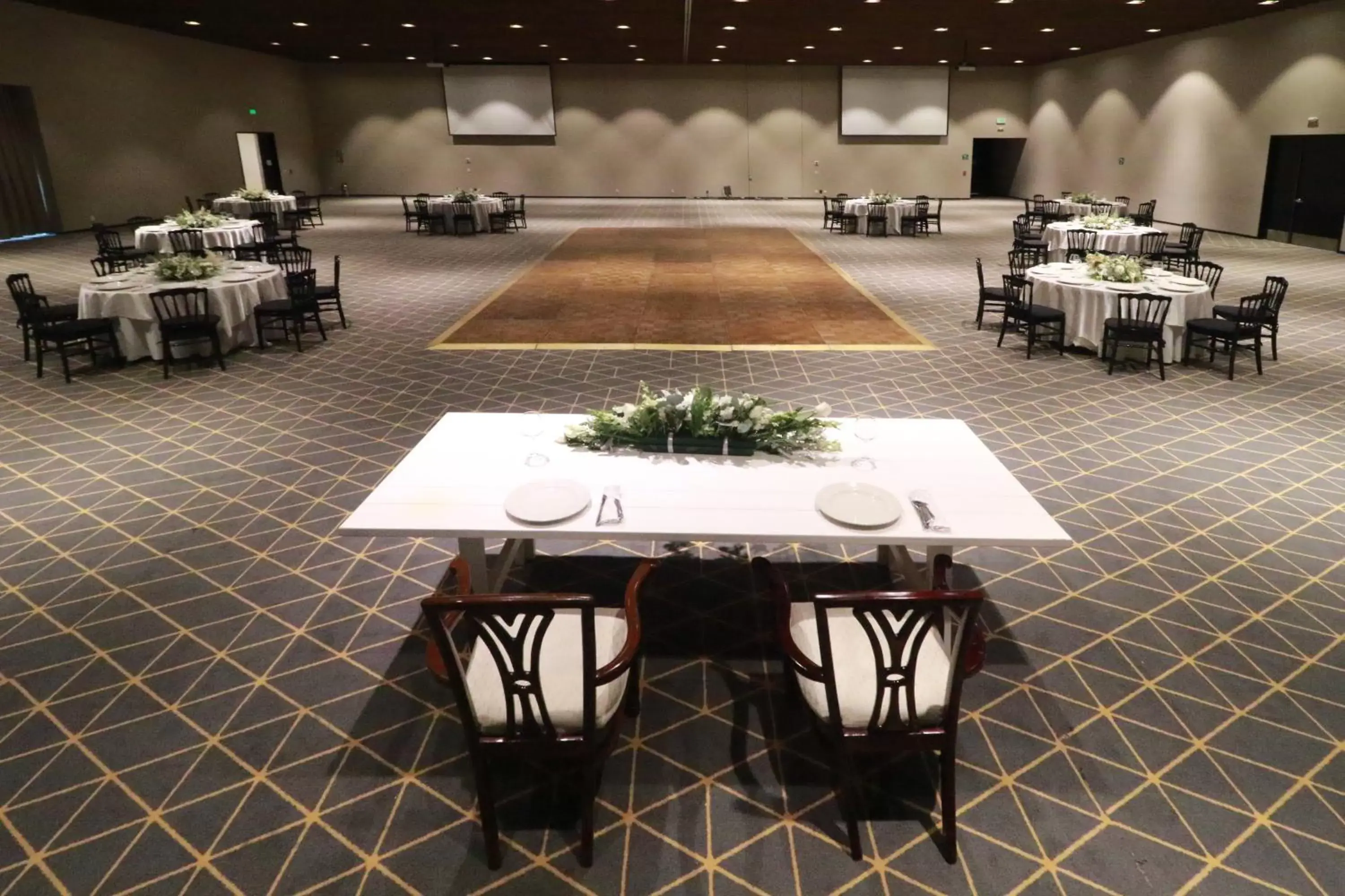 Meeting/conference room, Restaurant/Places to Eat in Holiday Inn San Luis Potosi-Quijote, an IHG Hotel