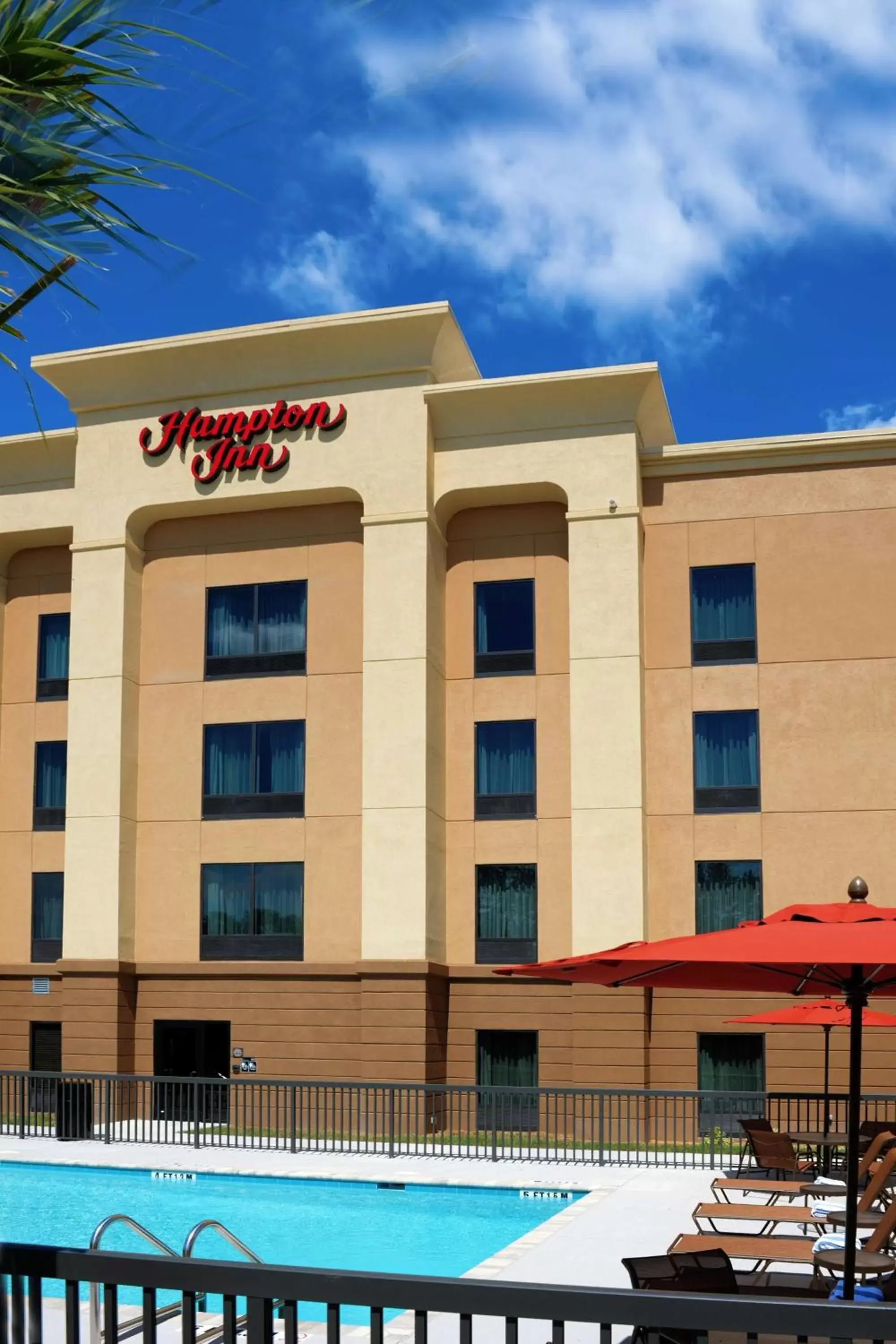 Pool view, Property Building in Hampton Inn Crystal River