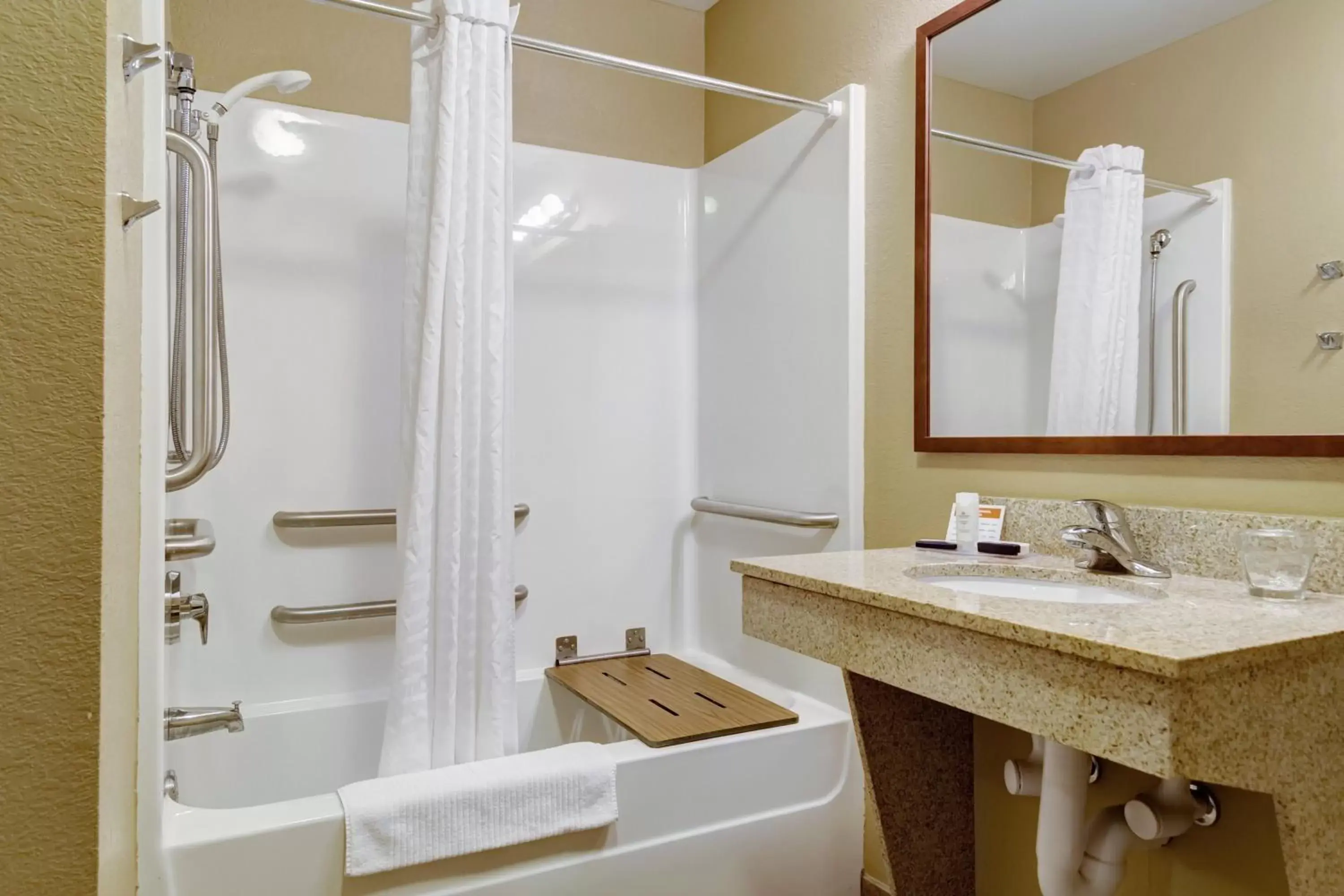 Photo of the whole room, Bathroom in Candlewood Suites Paducah, an IHG Hotel