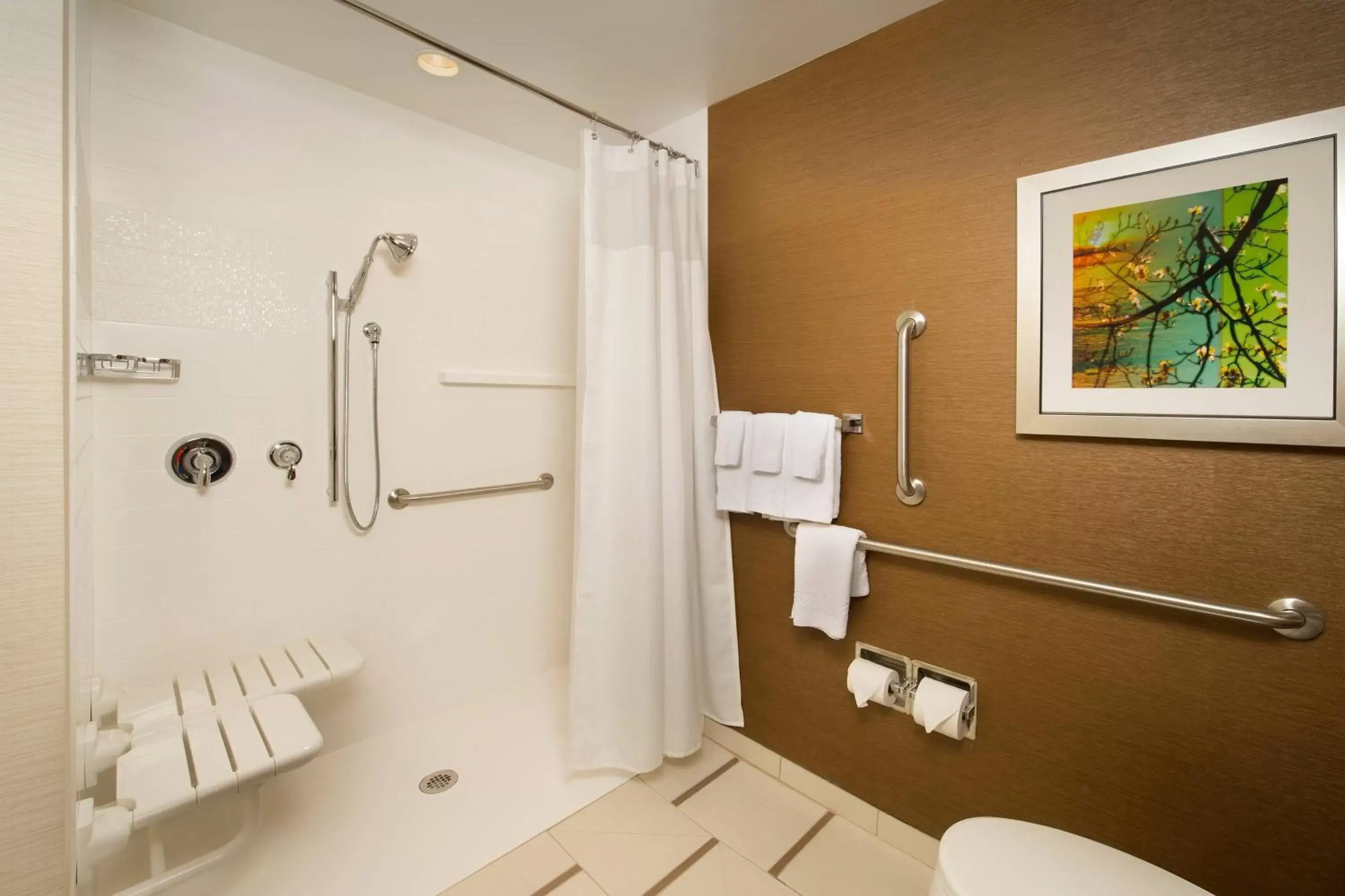 Bathroom in Fairfield Inn & Suites by Marriott Arundel Mills BWI Airport