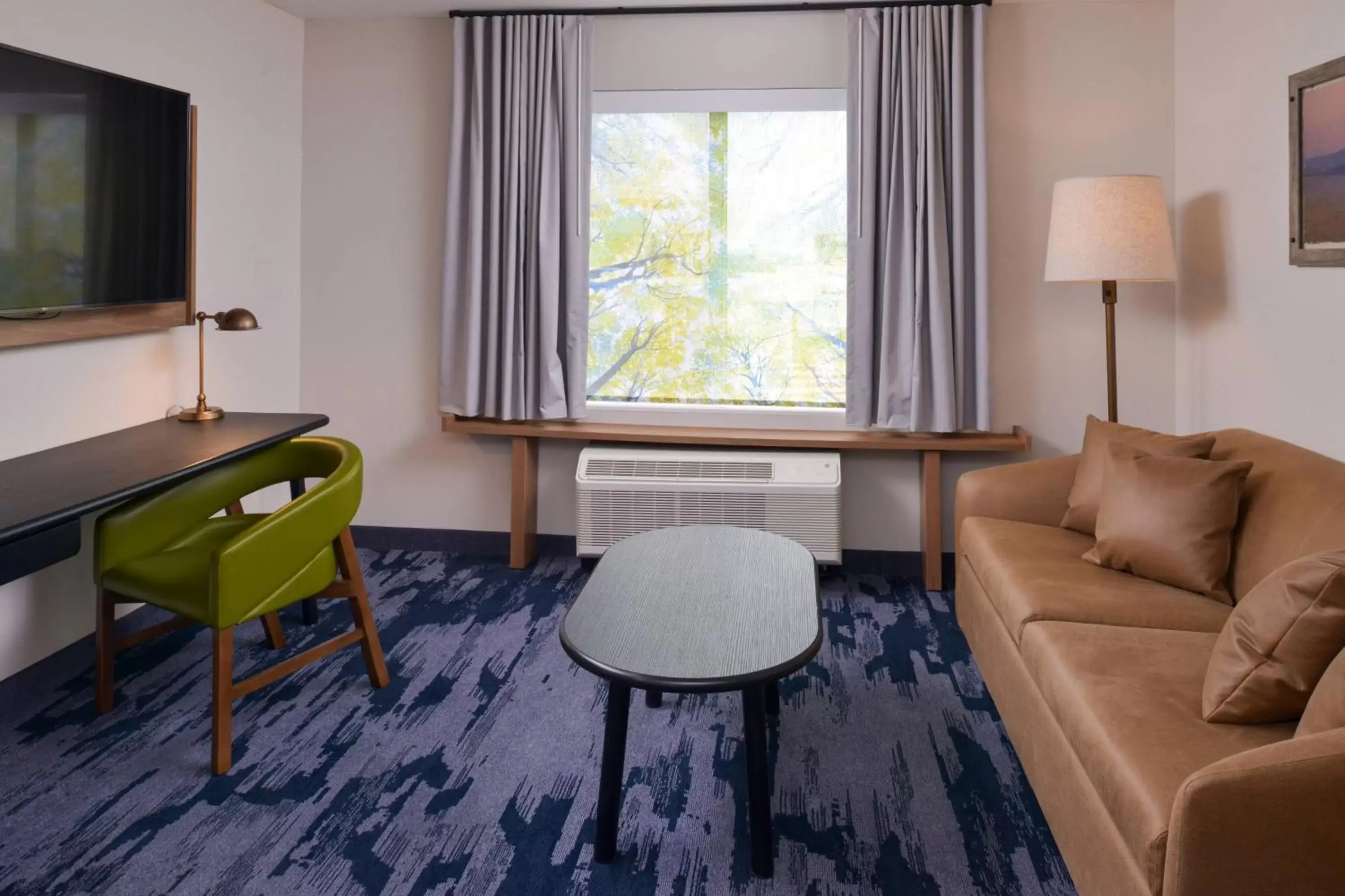 Living room, Seating Area in Fairfield Inn & Suites by Marriott Columbus Grove City