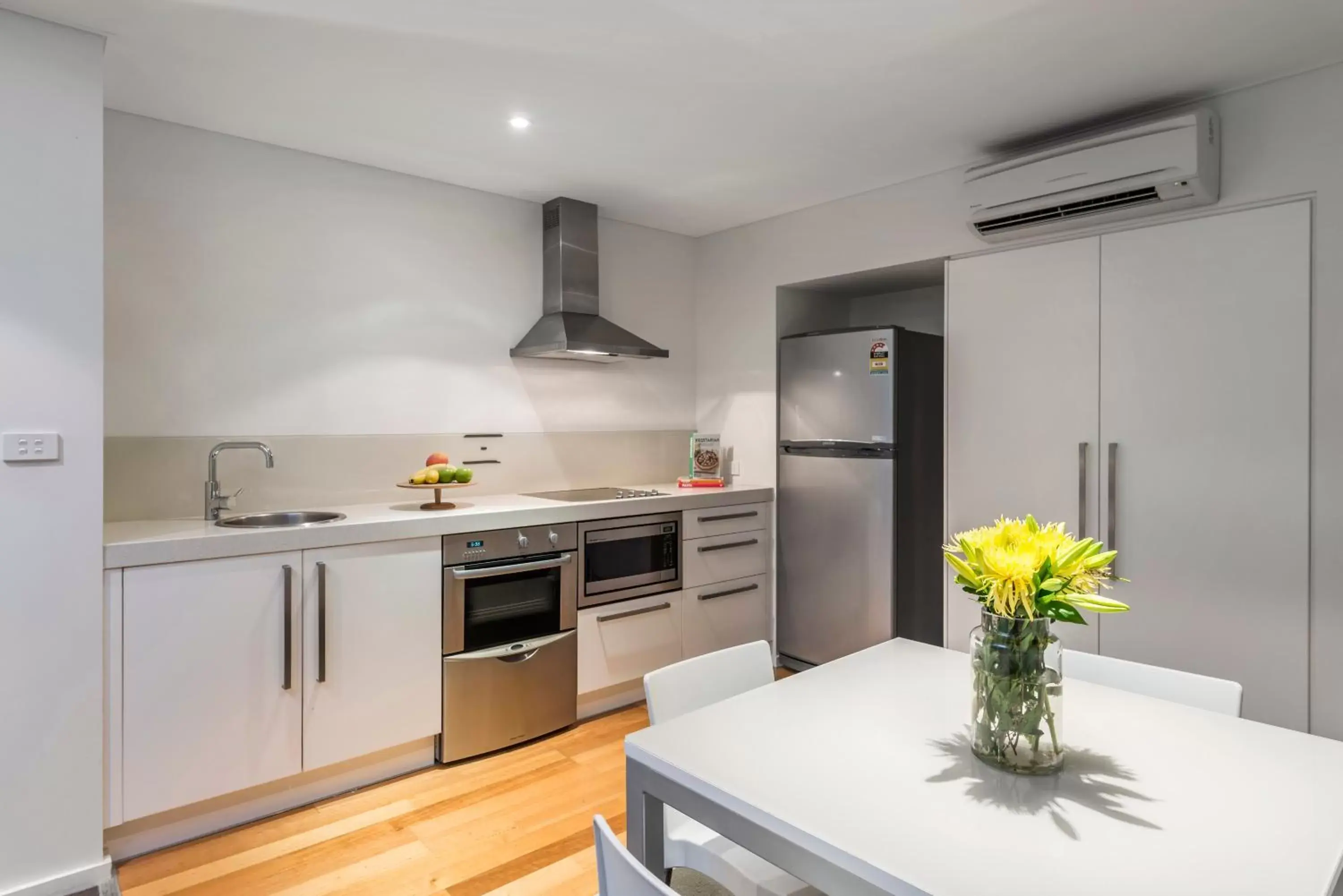 Kitchen or kitchenette, Kitchen/Kitchenette in Oaks Nelson Bay Lure Suites