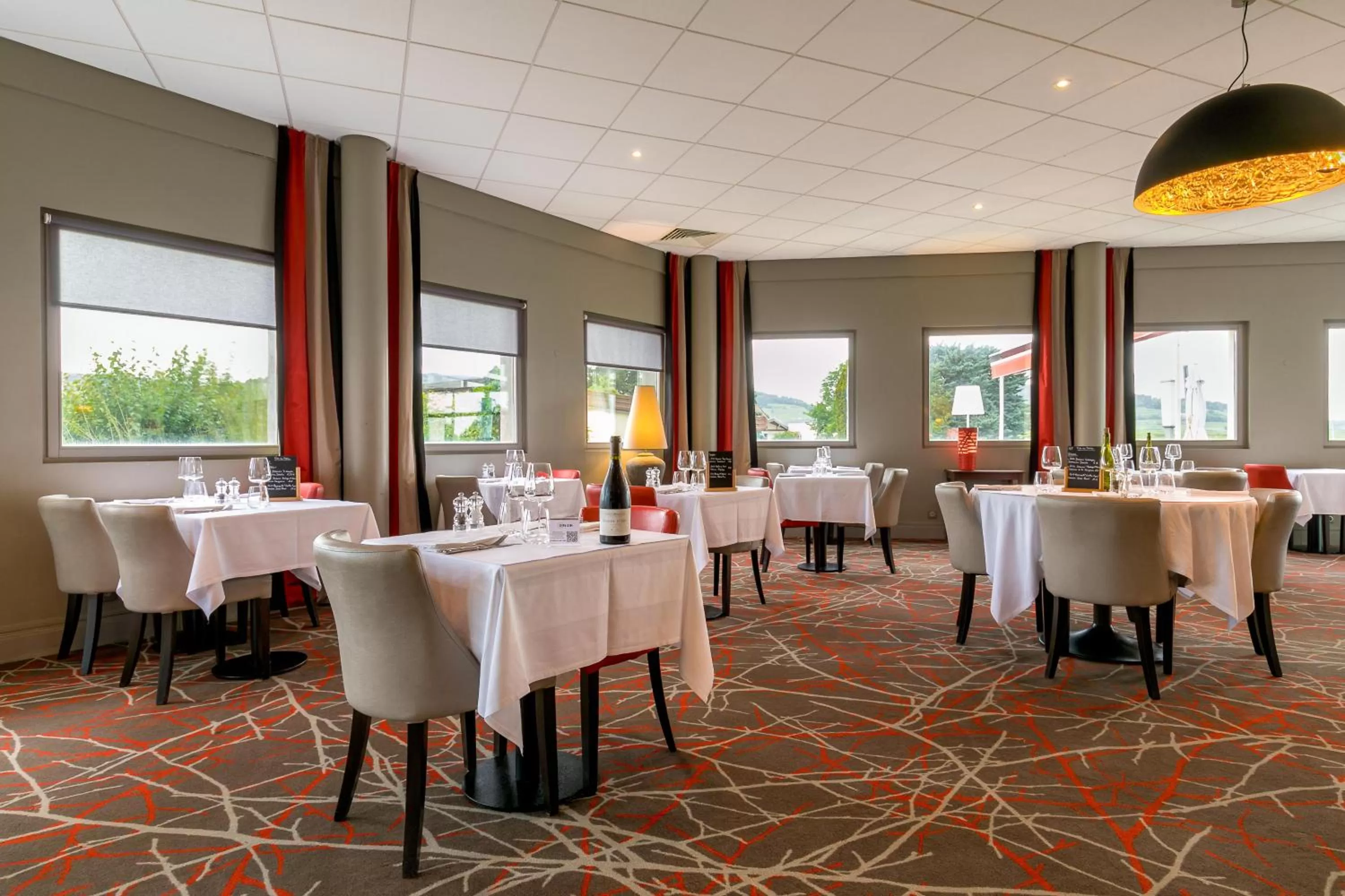 Restaurant/places to eat in Kyriad Prestige Beaune le Panorama