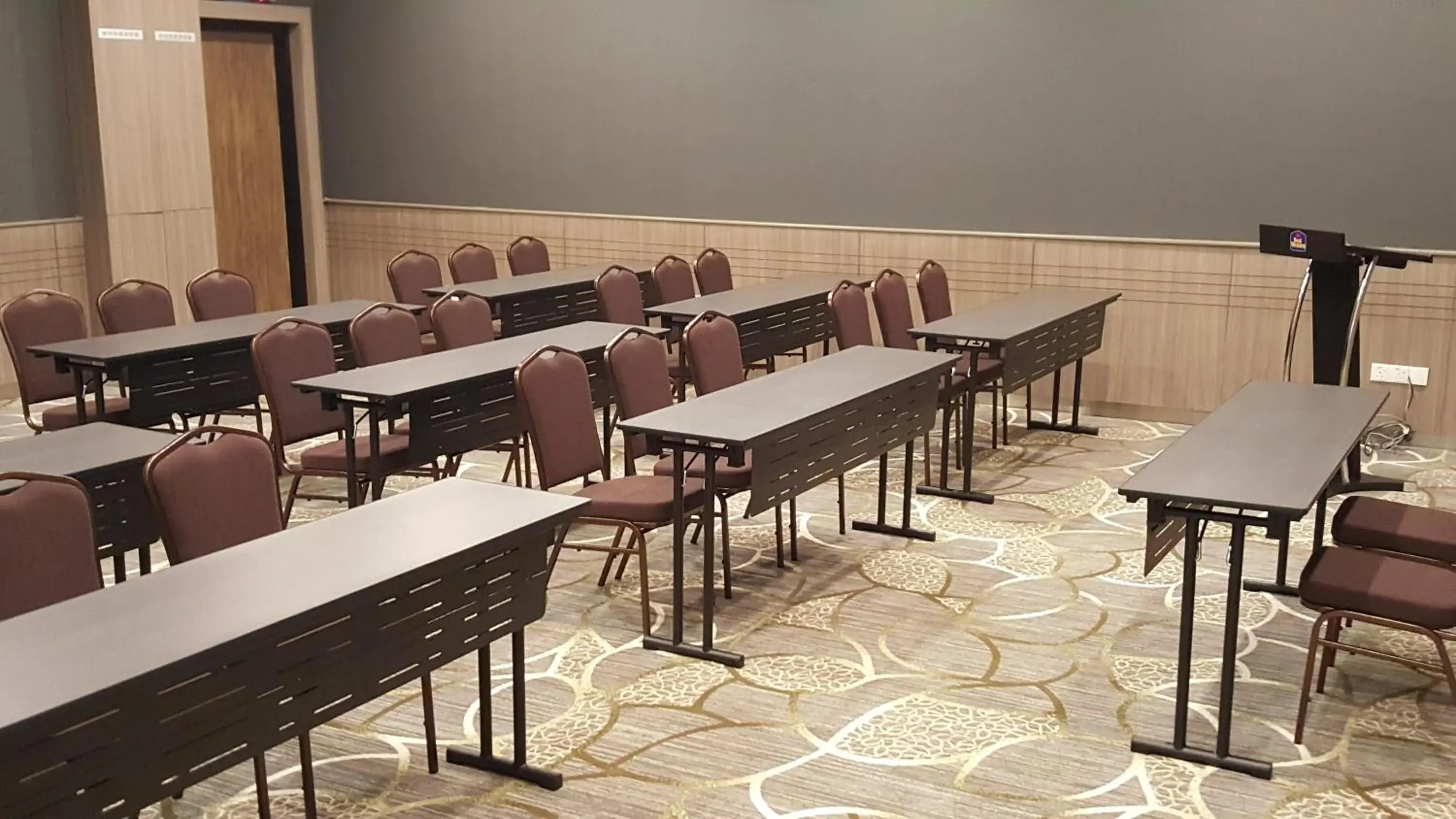 Business facilities in Nexus Business Suite Hotel