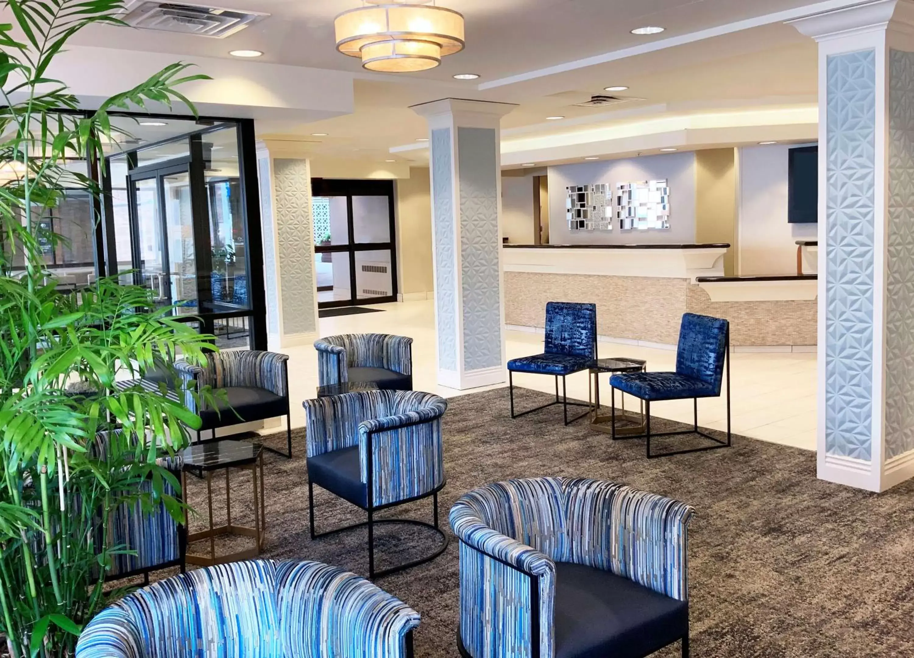 Lobby or reception in DoubleTree by Hilton Milwaukee Downtown Lobby or reception in DoubleTree by Hilton Milwaukee Downtown