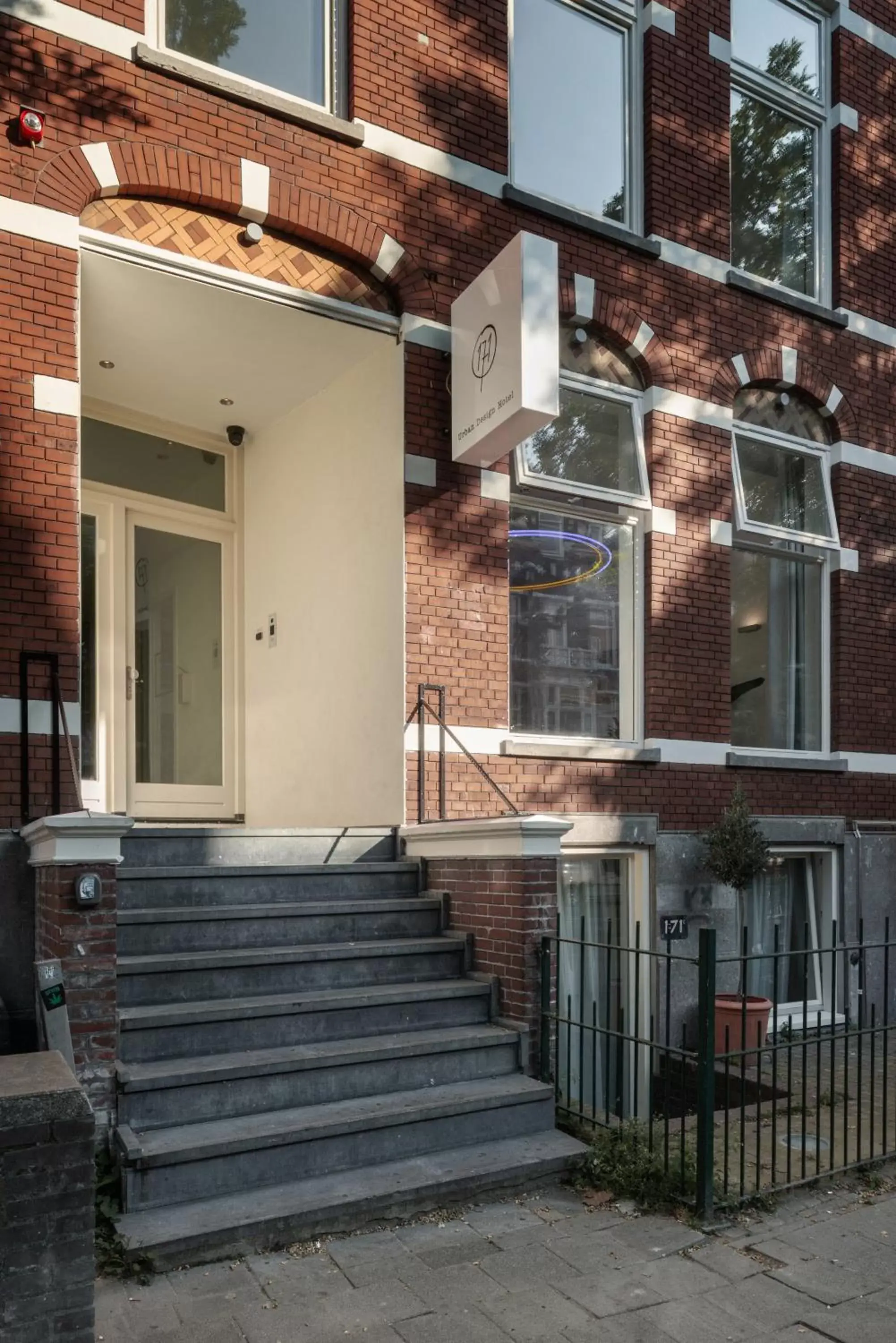 Property building in Hotel 171 Property building in Hotel 171