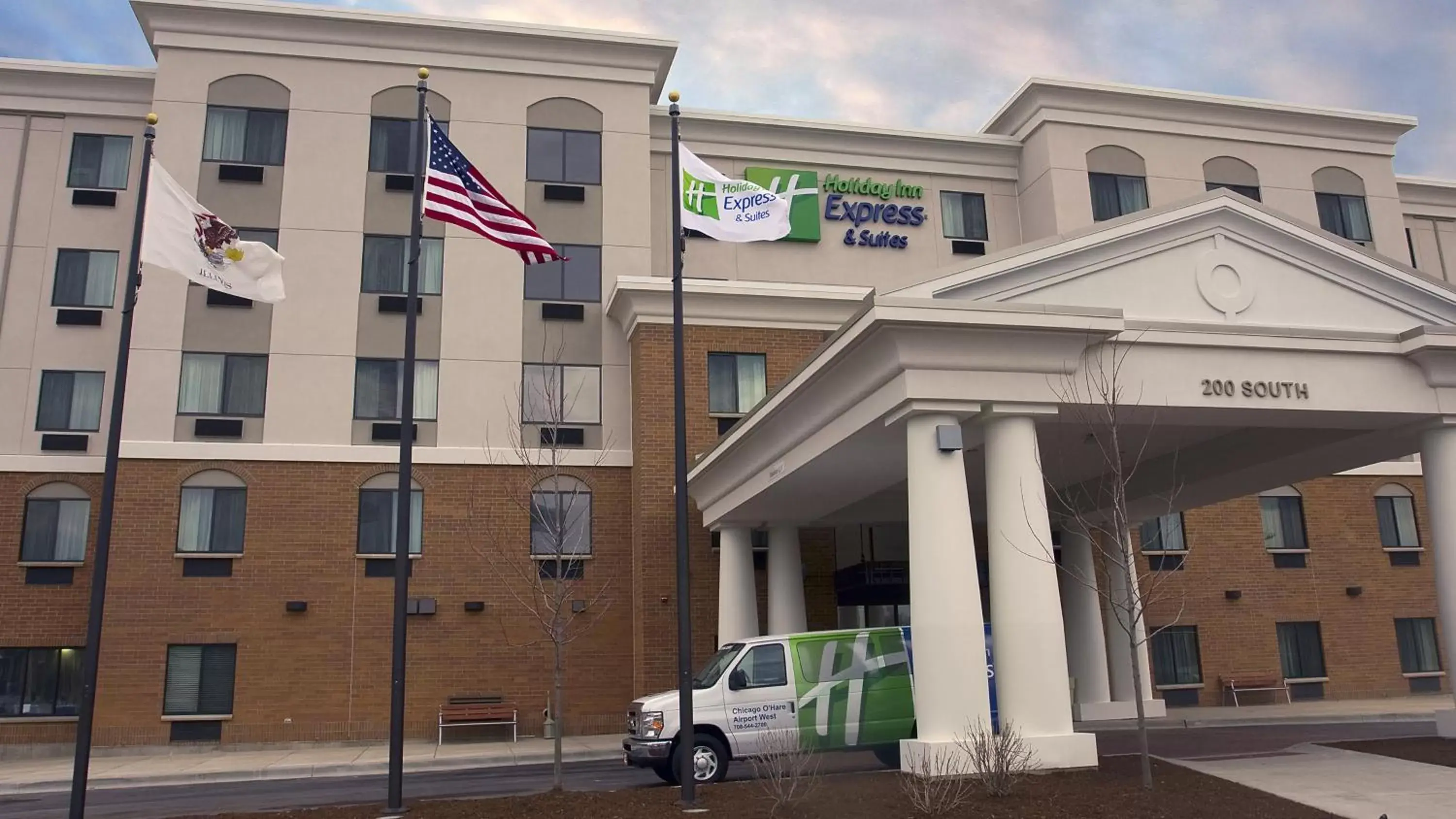 Property Building in Holiday Inn Express & Suites Chicago West-O'Hare Arpt Area , an IHG Hotel