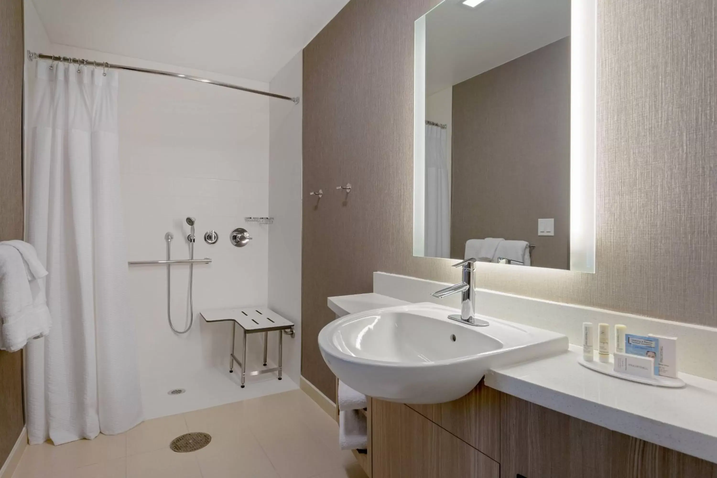 Bathroom in SpringHill Suites by Marriott Ocala