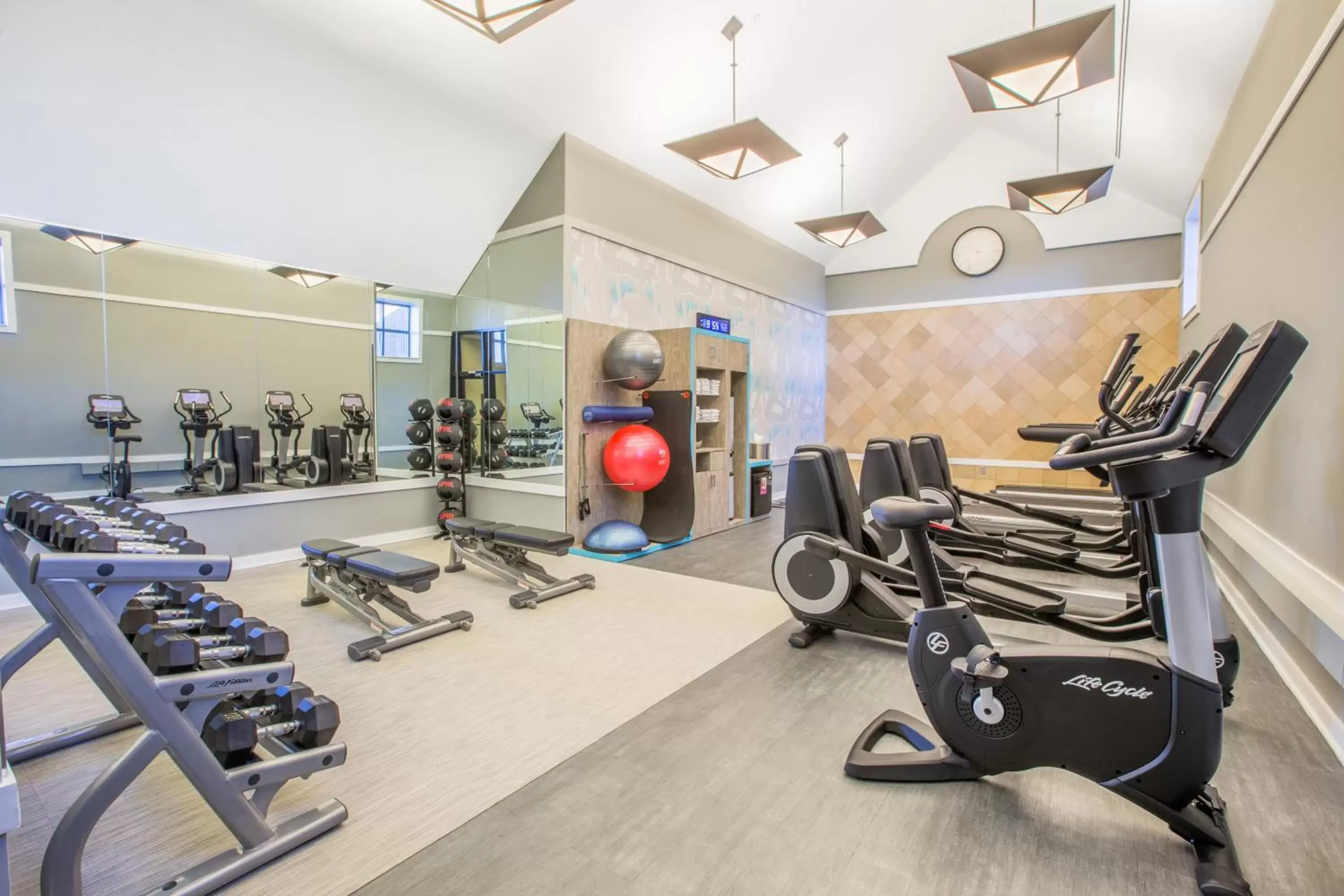 Fitness centre/facilities in Crowne Plaza Lansing by IHG Fitness centre/facilities in Crowne Plaza Lansing by IHG