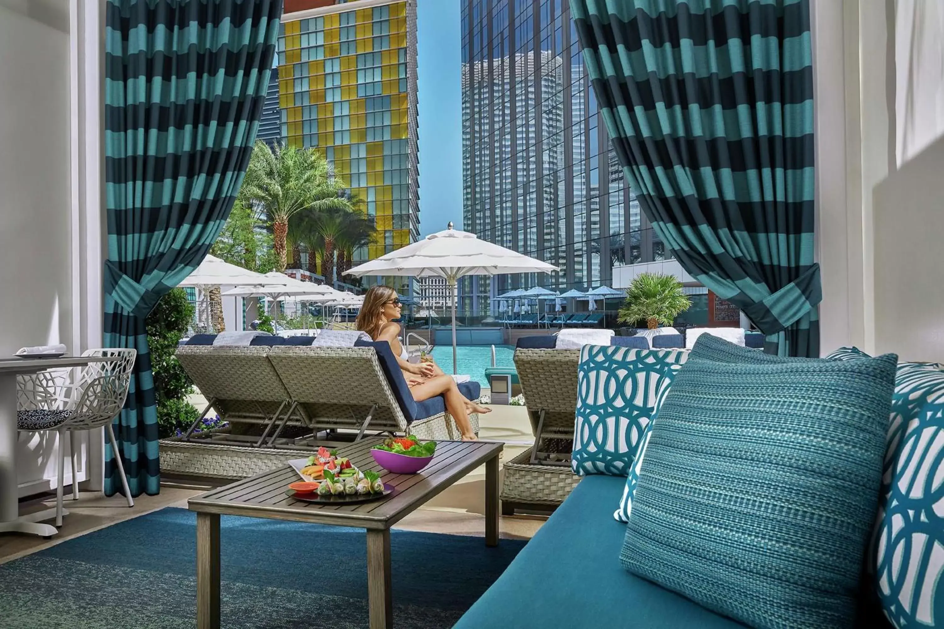 Pool view, Restaurant/Places to Eat in Waldorf Astoria Las Vegas