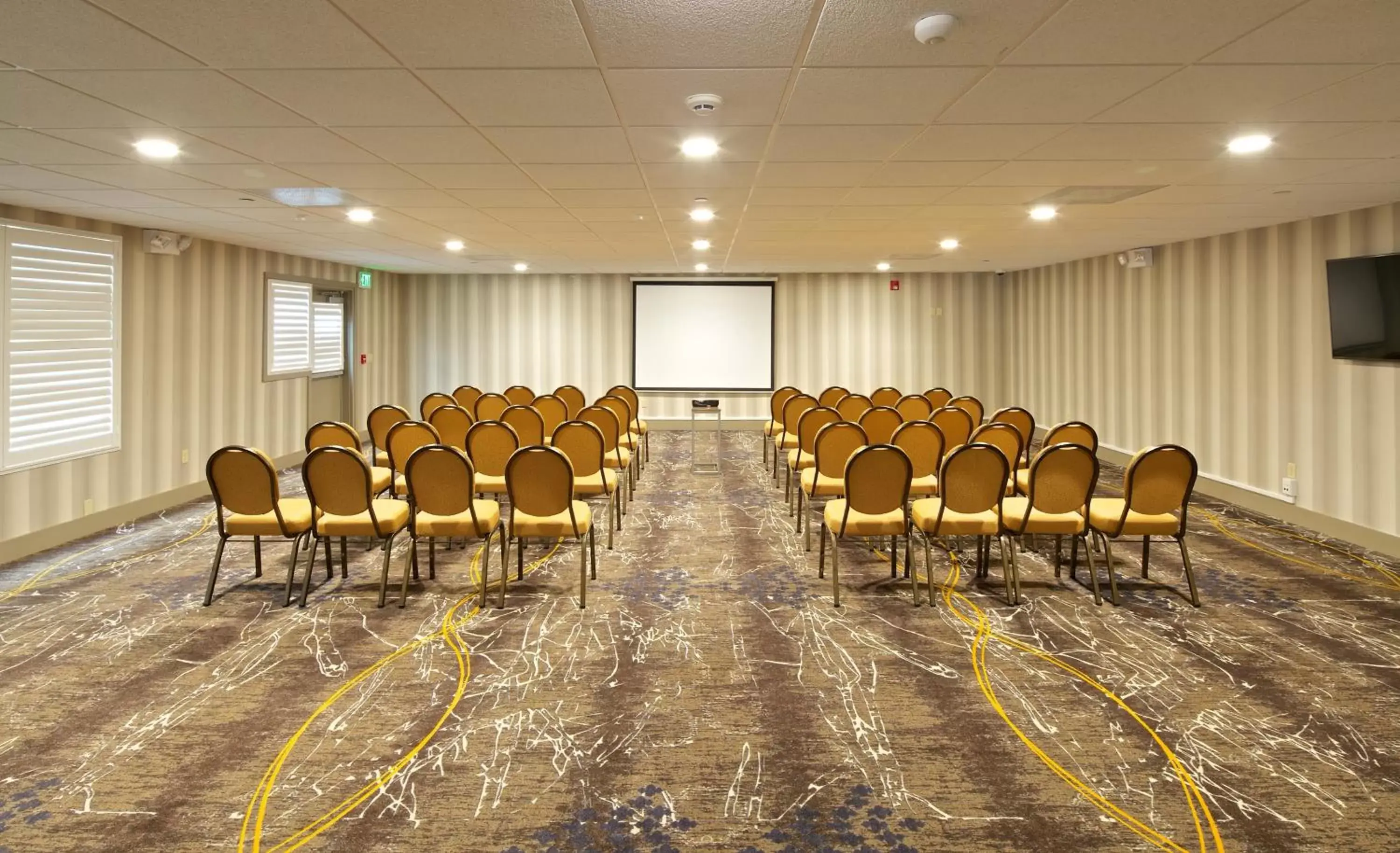 Meeting/conference room in Holiday Inn Express Hotel & Suites - Paso Robles, an IHG Hotel
