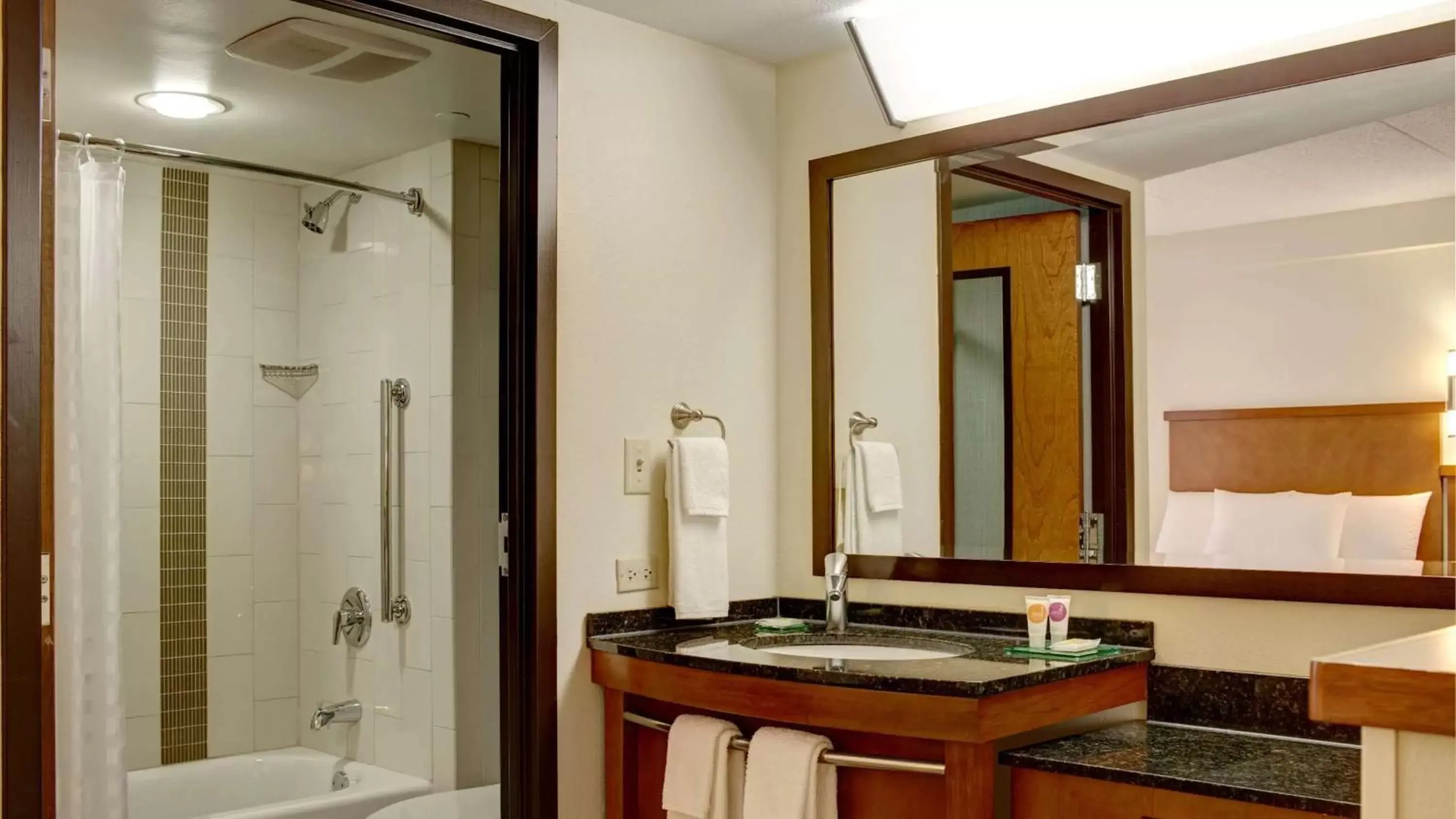 Bathroom in Sonesta Select Austin North Central