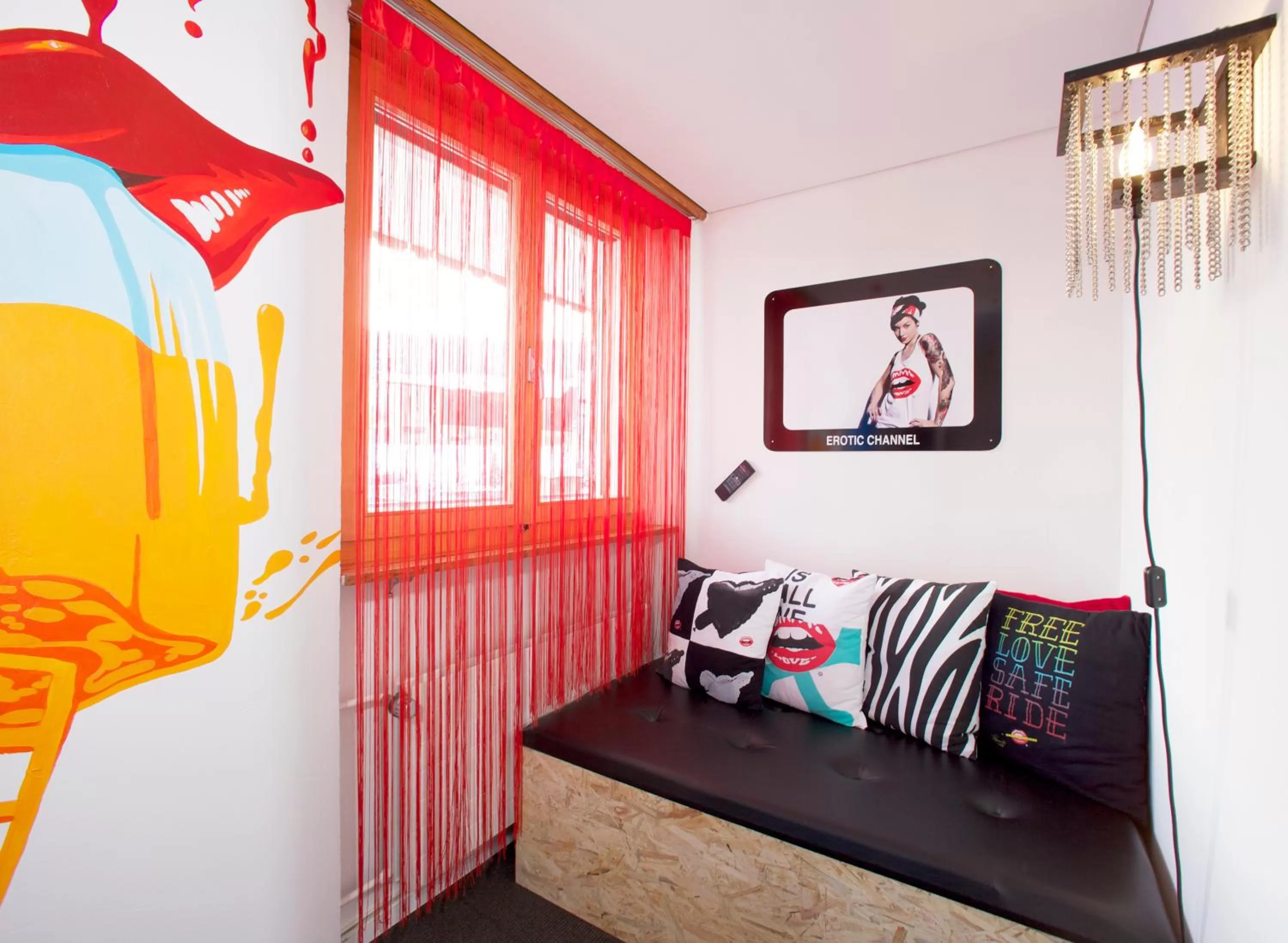 Decorative detail in Arena Lodge