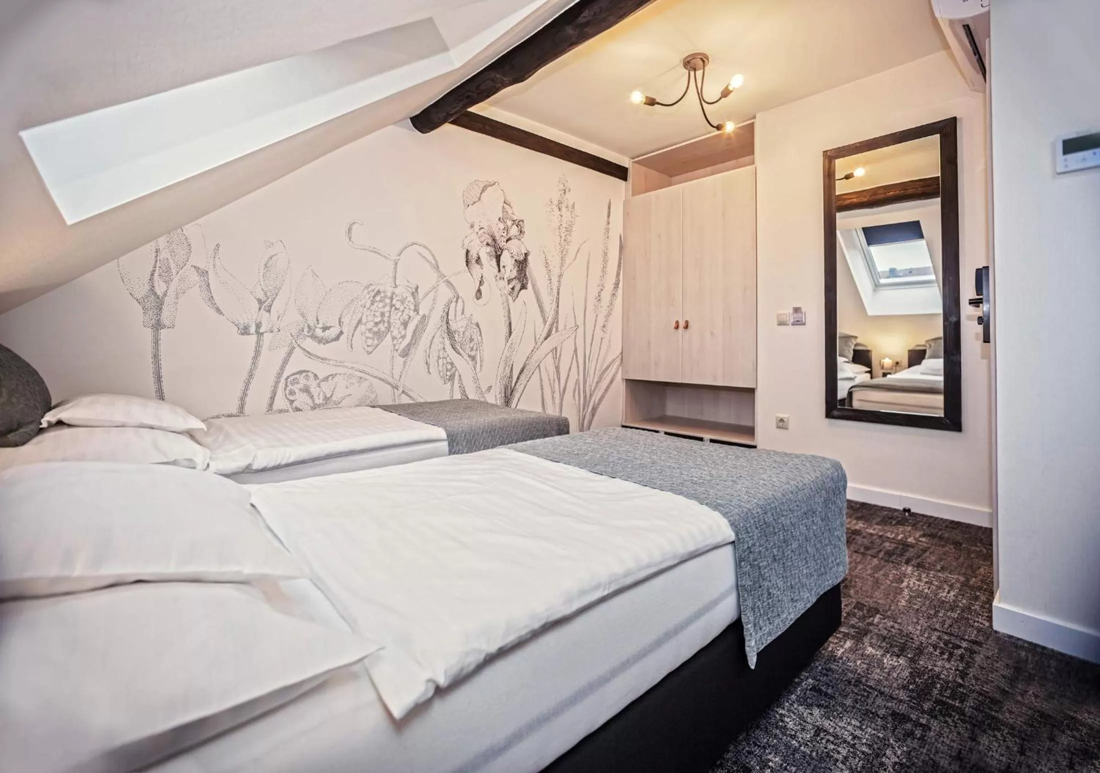 Bed in Piccolo Panzió Vendéglő Vinoteca