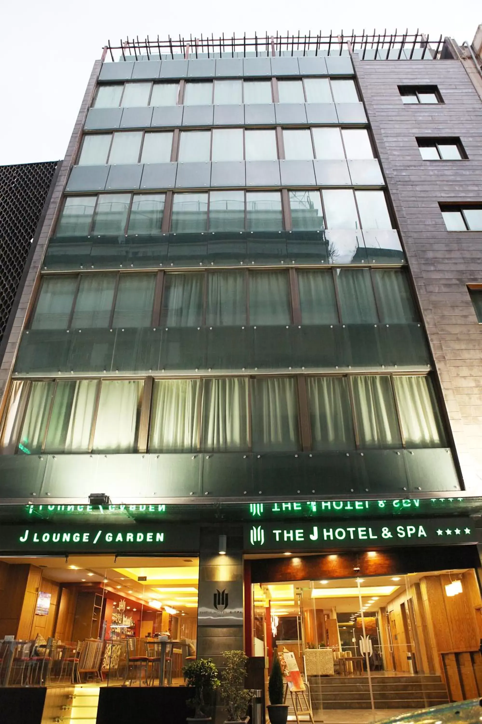 Facade/entrance, Property Building in The J Hotel & Spa