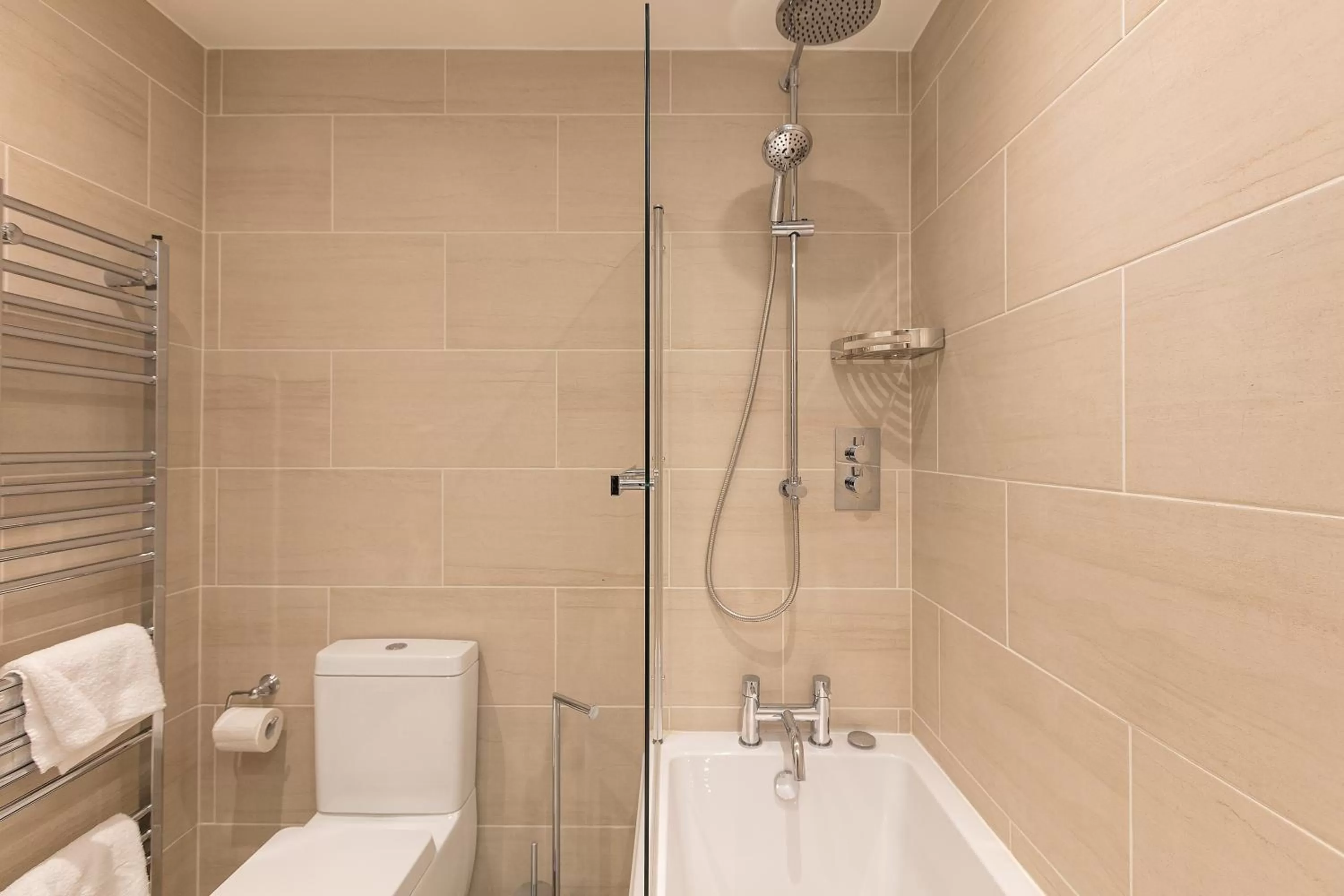 Bathroom in Farlam Hall Hotel & Restaurant