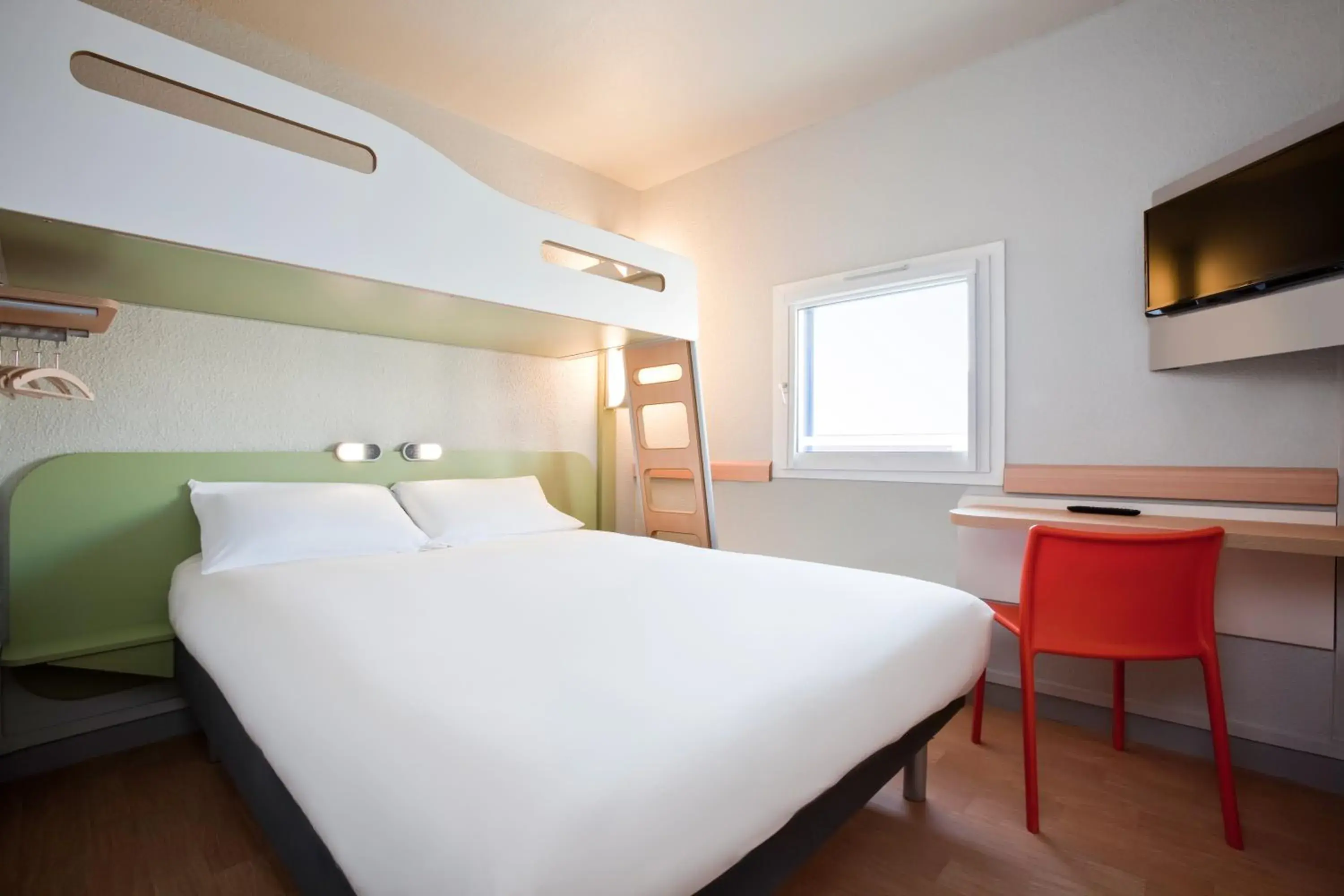 Day, Bed in ibis budget Saint-Omer Centre Day, Bed in ibis budget Saint-Omer Centre