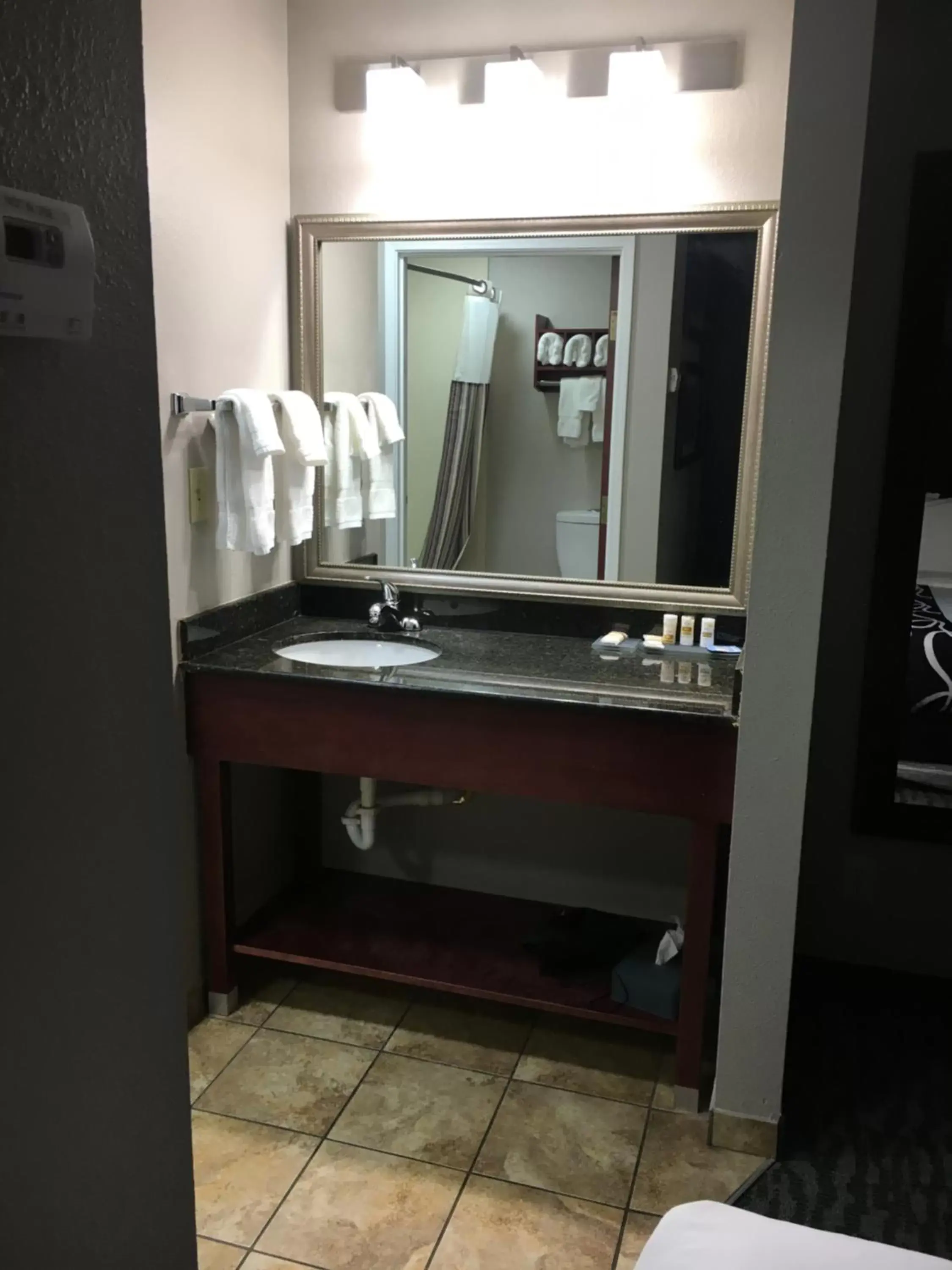 Bathroom in La Quinta Inn & Suites by Wyndham Louisville East
