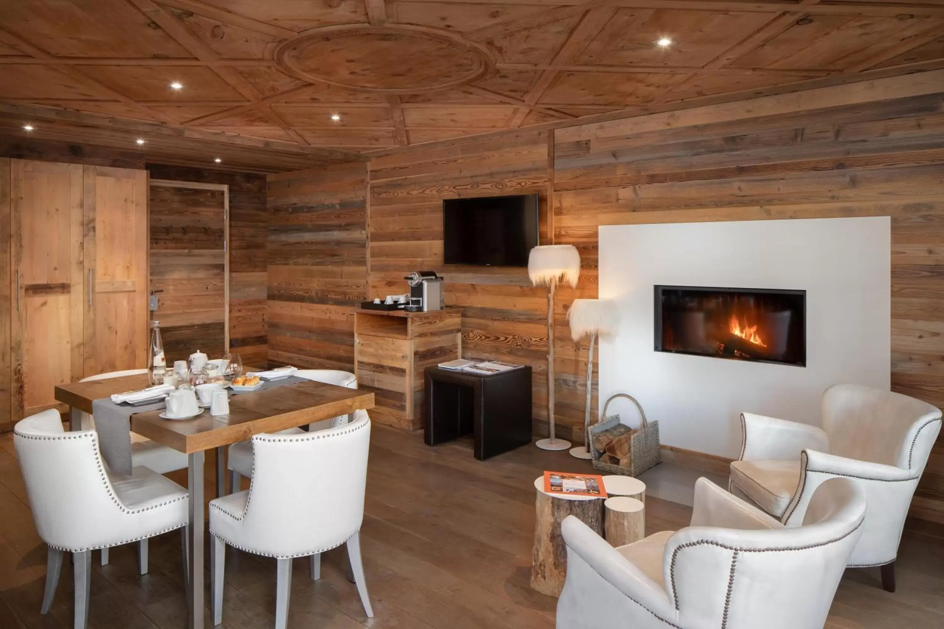 Living room in Hostellerie du Pas de l'Ours "Relais et Châteaux"