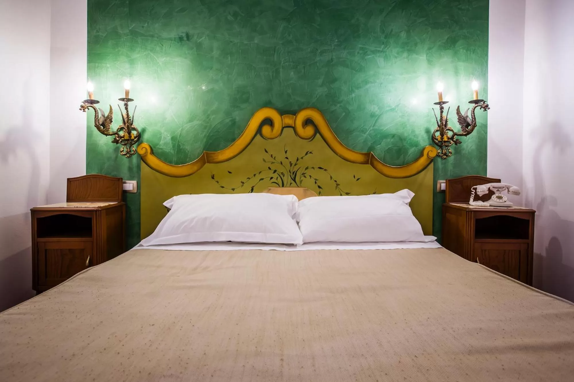 Bedroom, Bed in Palazzo Giunta - Porta Marina Ortigia