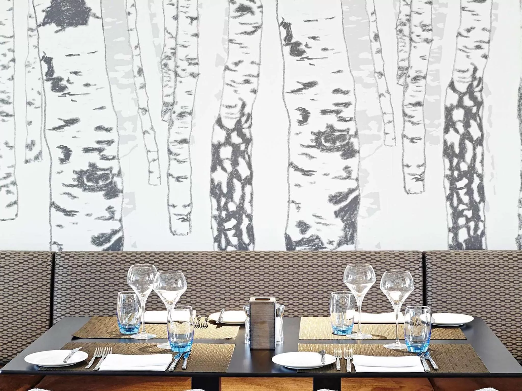 Restaurant/places to eat in Novotel London Wembley