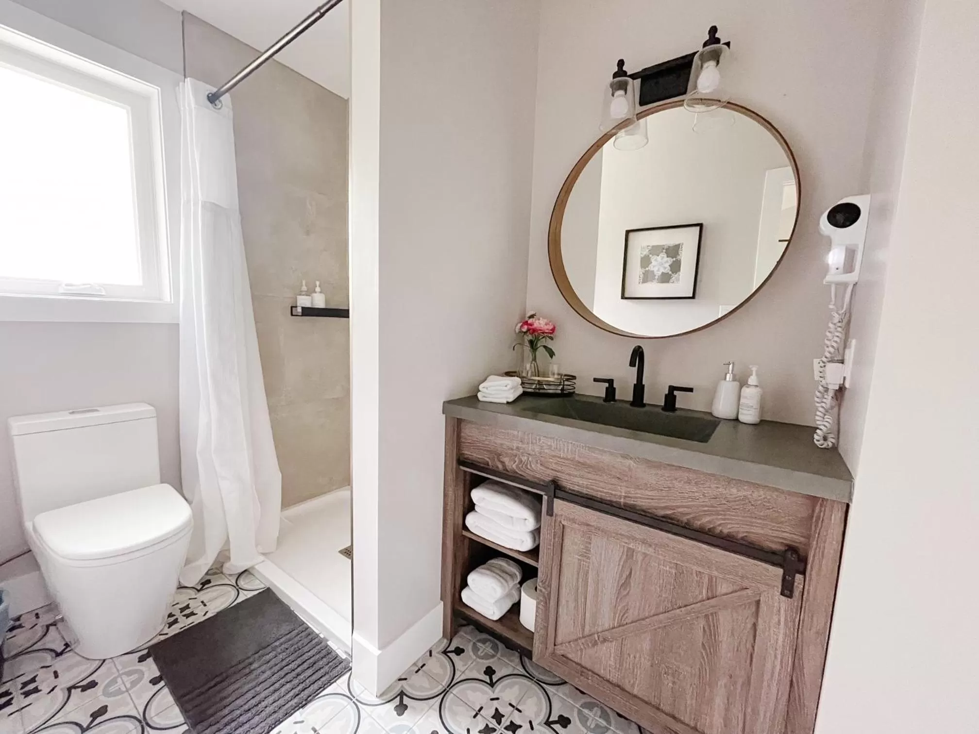 Bathroom in Inn On King Bed & Breakfast