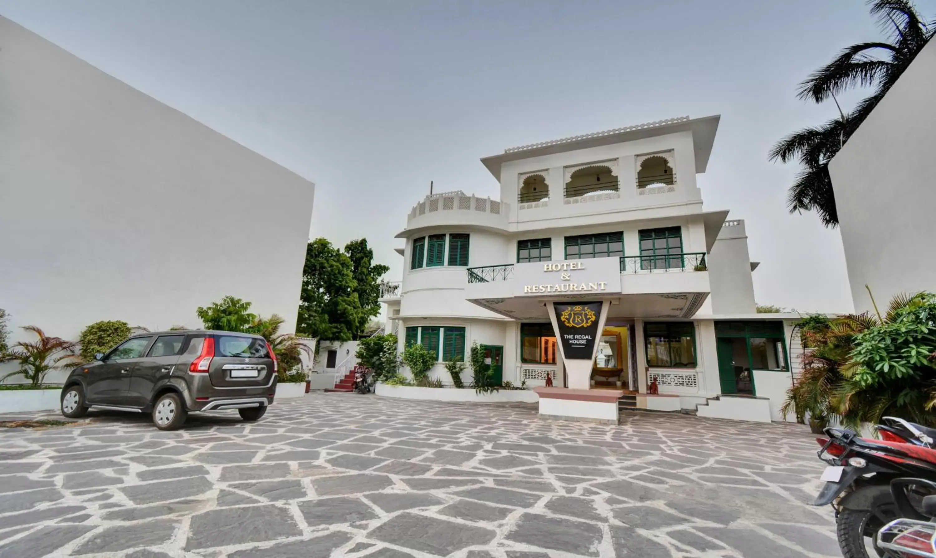 Property building in Treebo The Regal House, Near Fateh Sagar Lake Property building in Treebo The Regal House, Near Fateh Sagar Lake