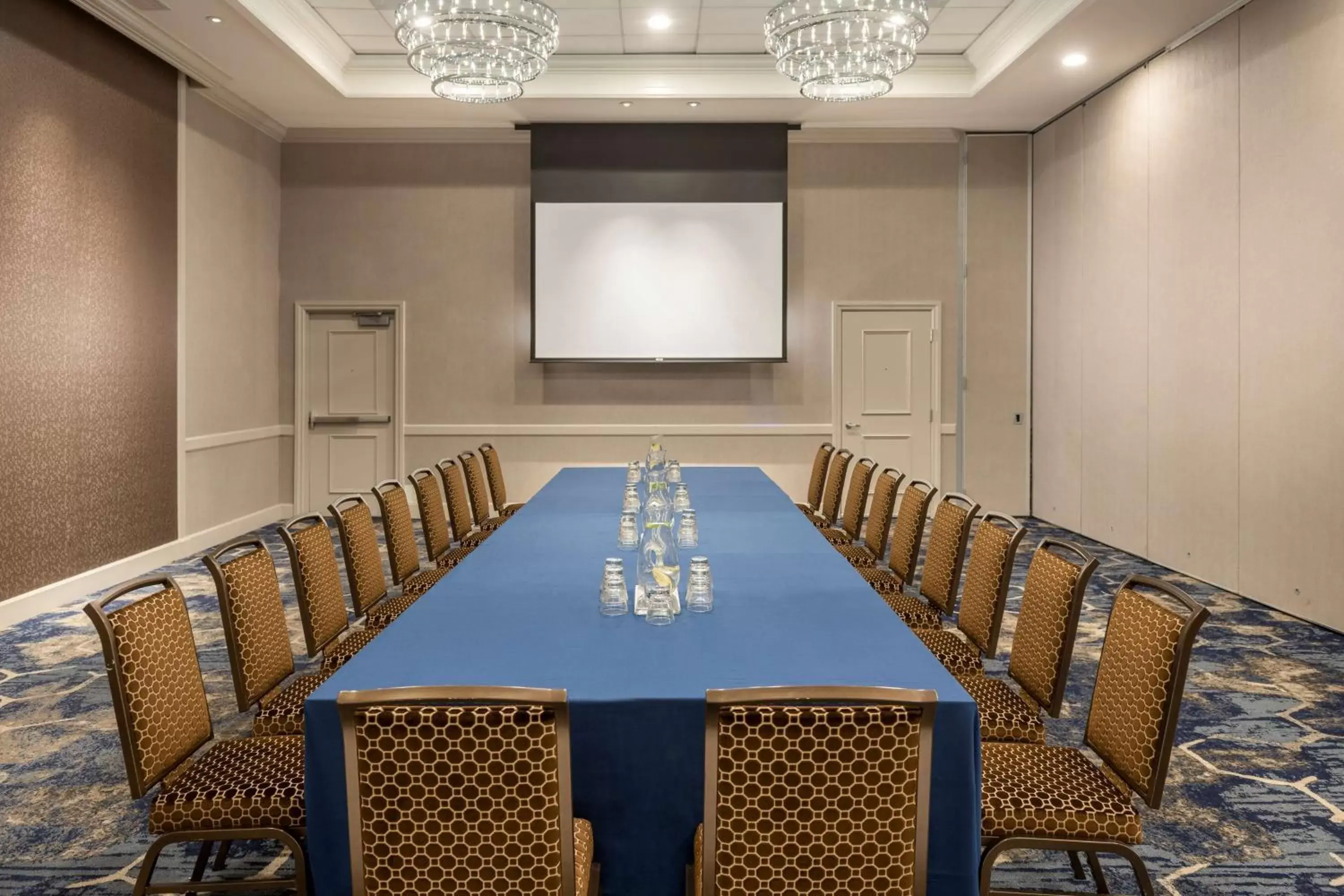 Meeting/conference room in Juniper Hotel Cupertino, Curio Collection by Hilton