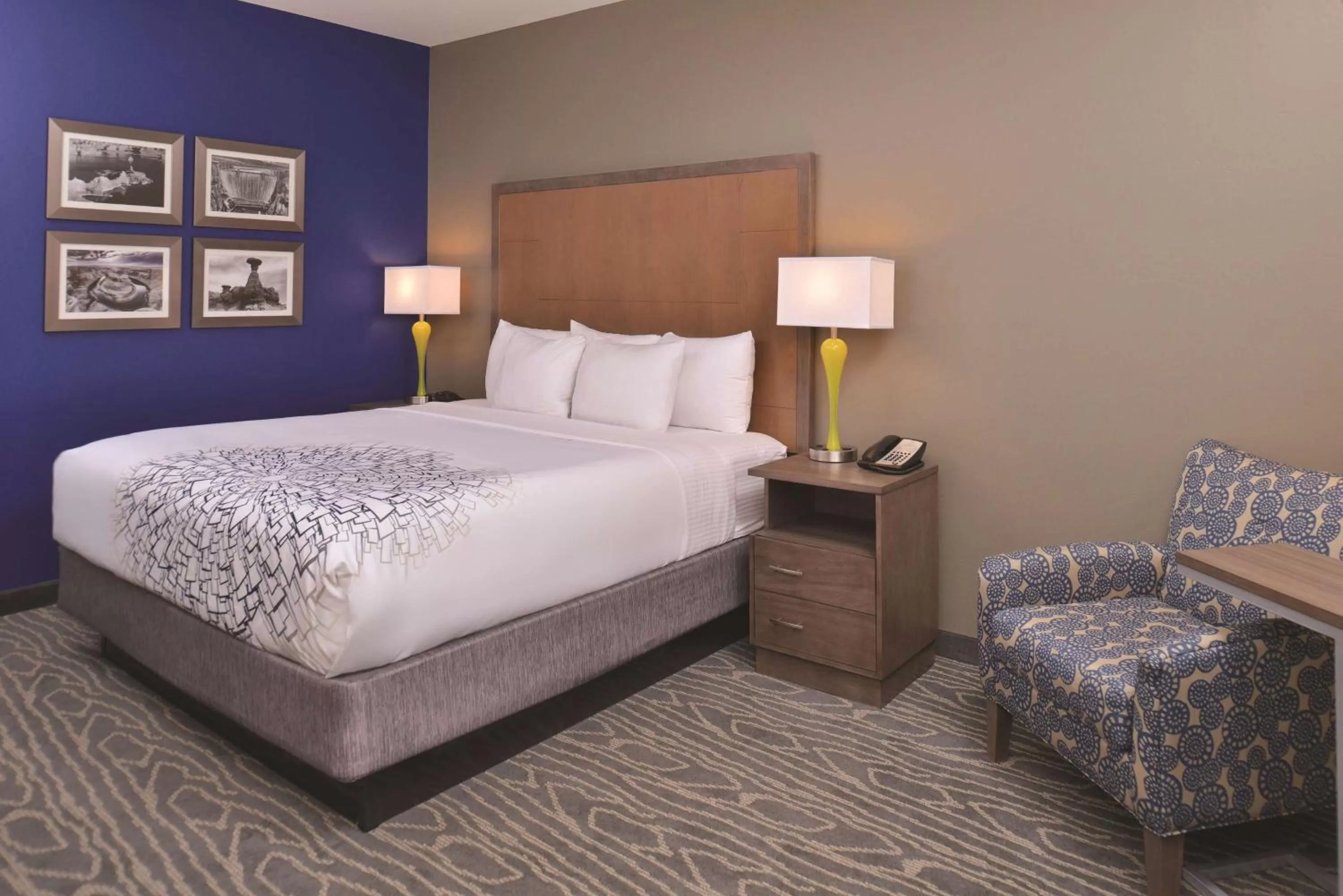 Photo of the whole room, Bed in La Quinta by Wyndham Page at Lake Powell