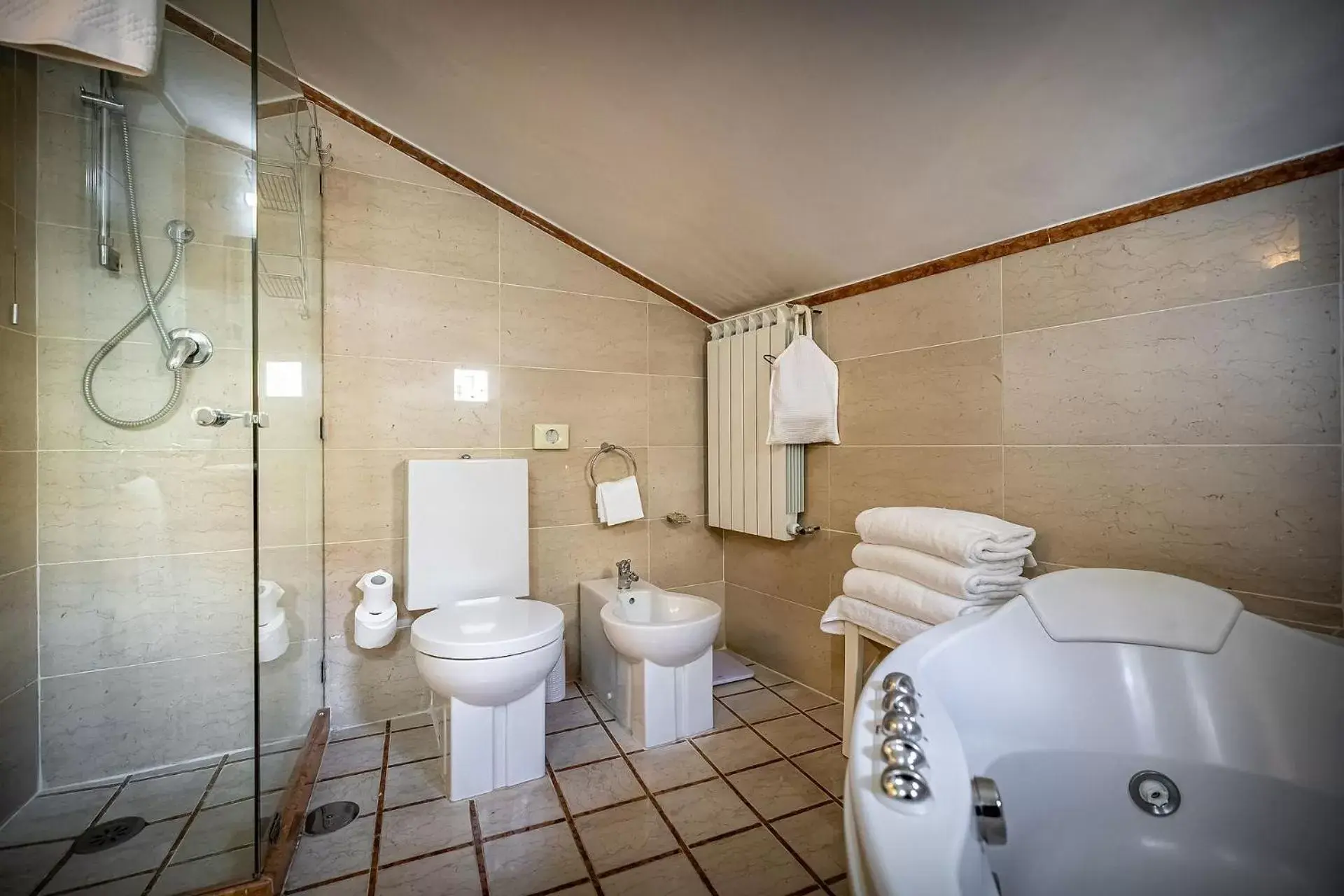 Bath, Bathroom in Palazzo Gamba Apartments al Duomo