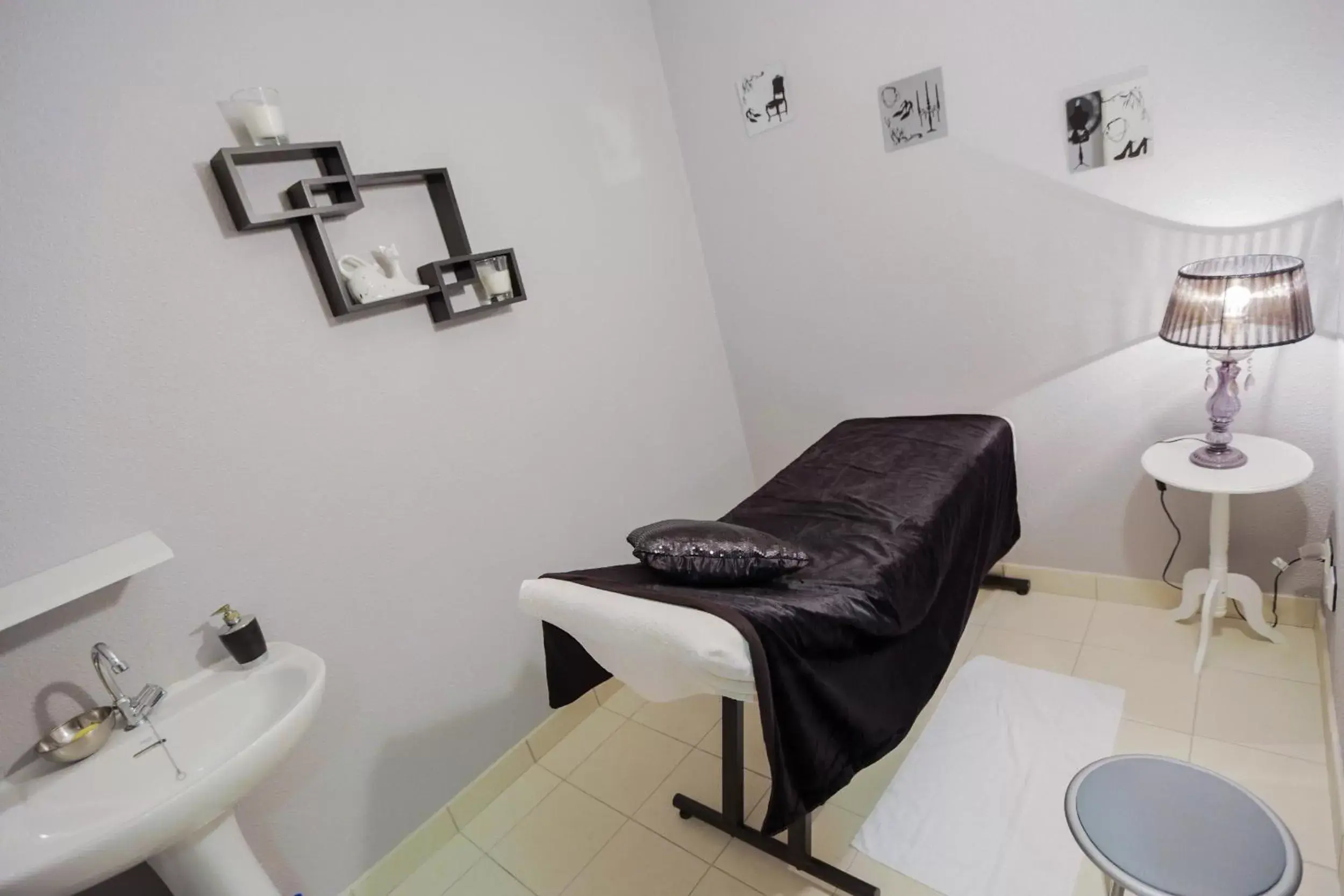 Spa and wellness centre/facilities, Bathroom in ibis Sète Balaruc les Bains Bien-être et Spa