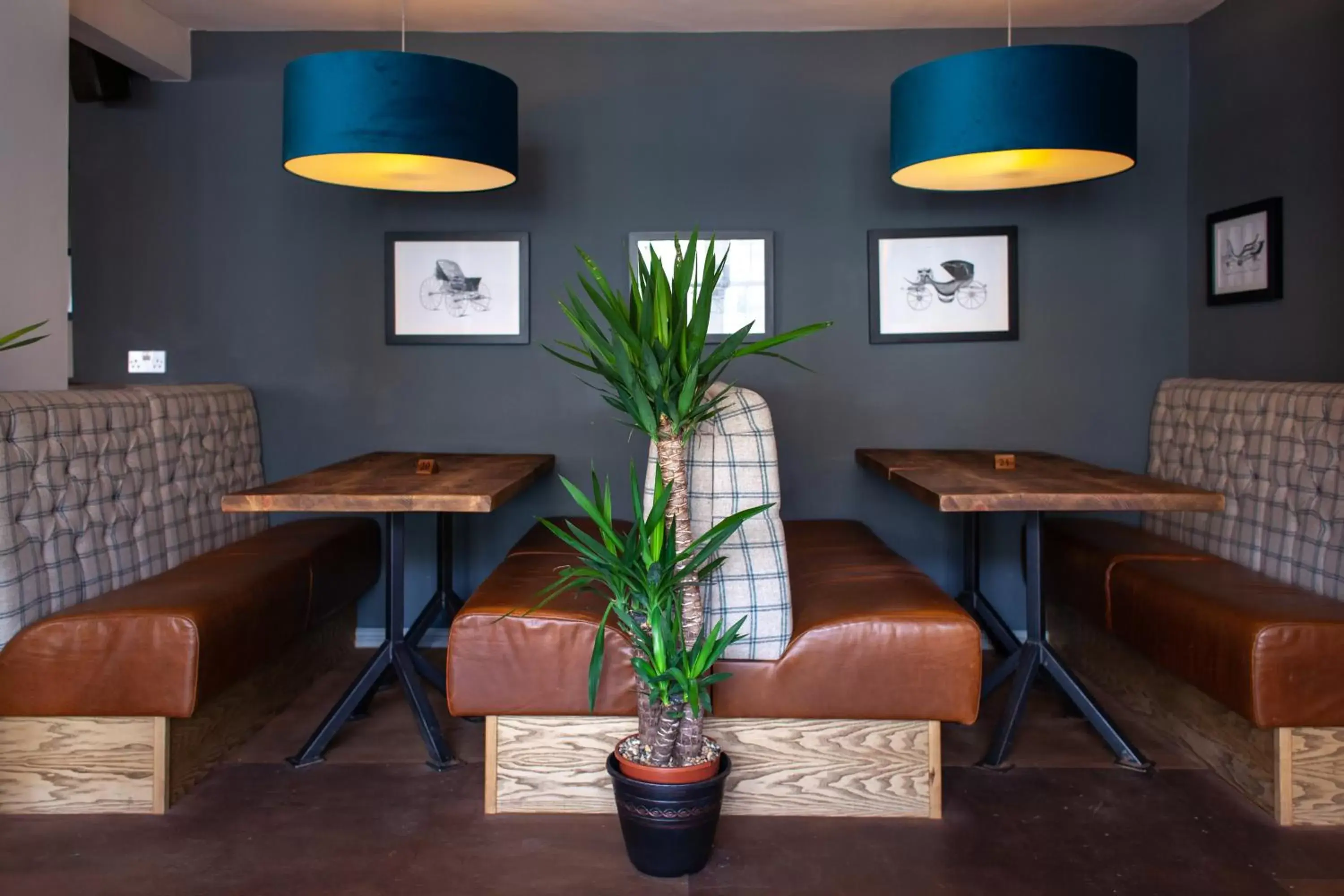 Dining area in Coach House Inn