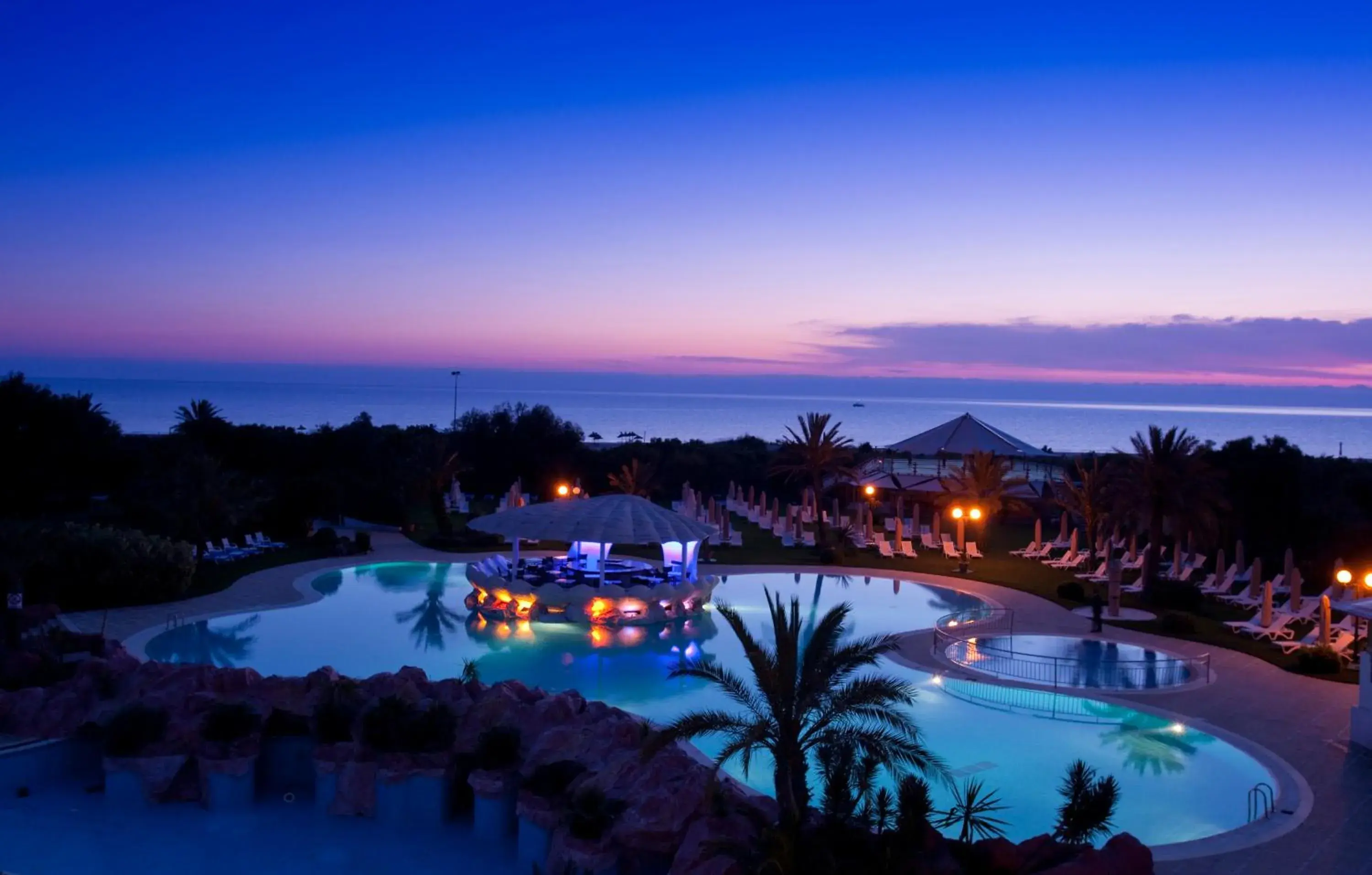 Facade/entrance, Pool View in Regency Tunis Hotel