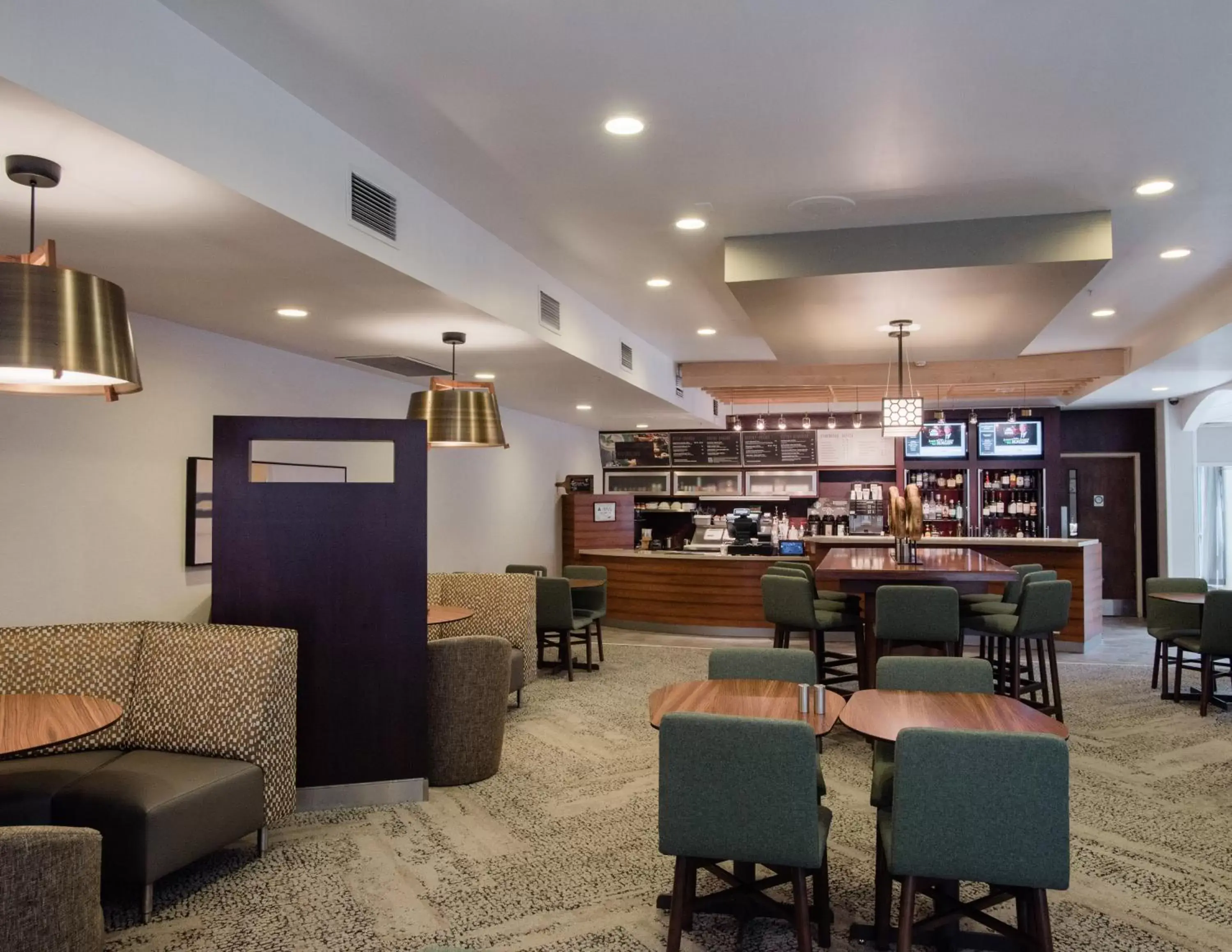 Restaurant/places to eat in Courtyard by Marriott Hickory