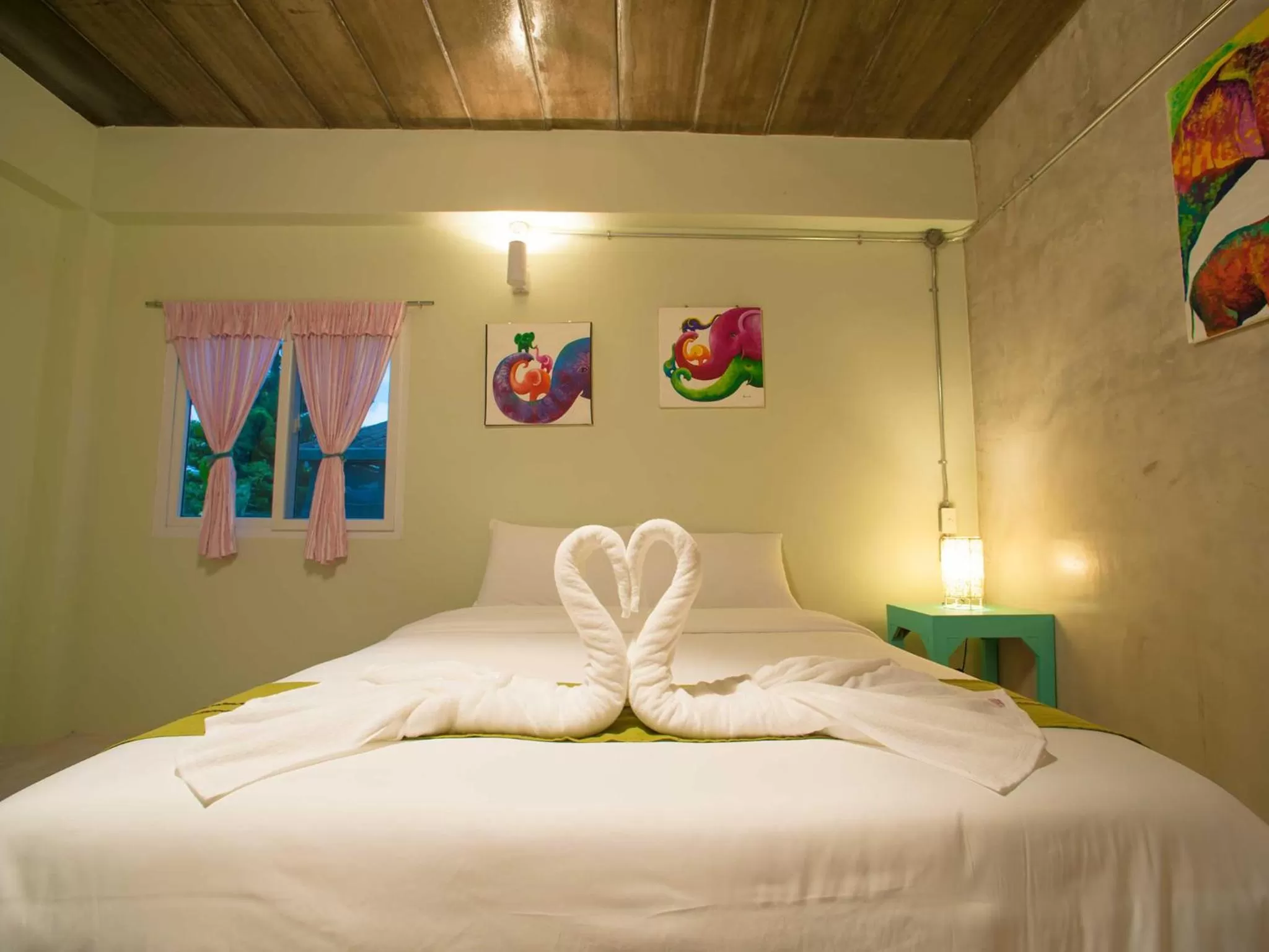 Bedroom, Bed in Baan Chokdee Pai Resort