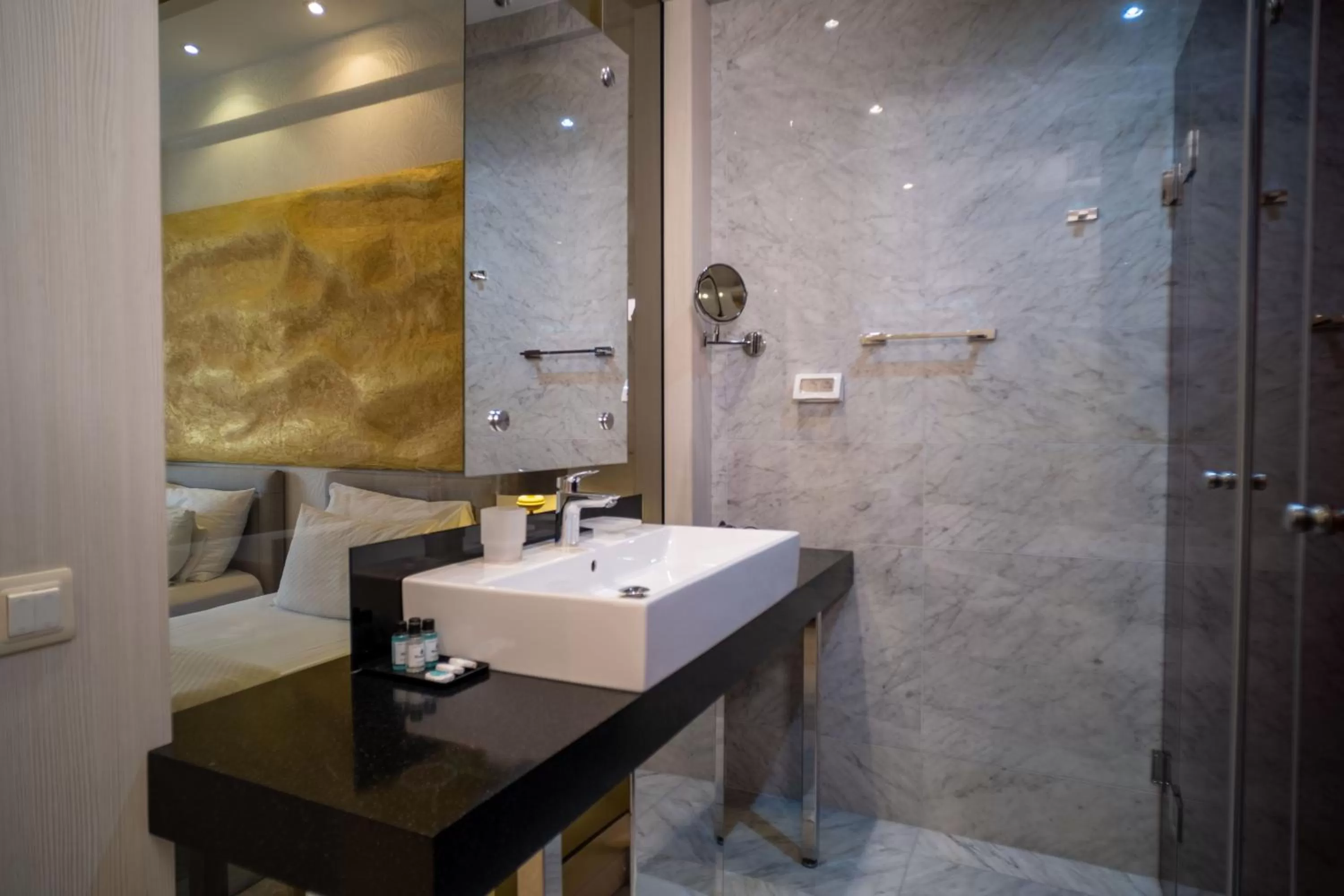 Bathroom in Hotel Atina