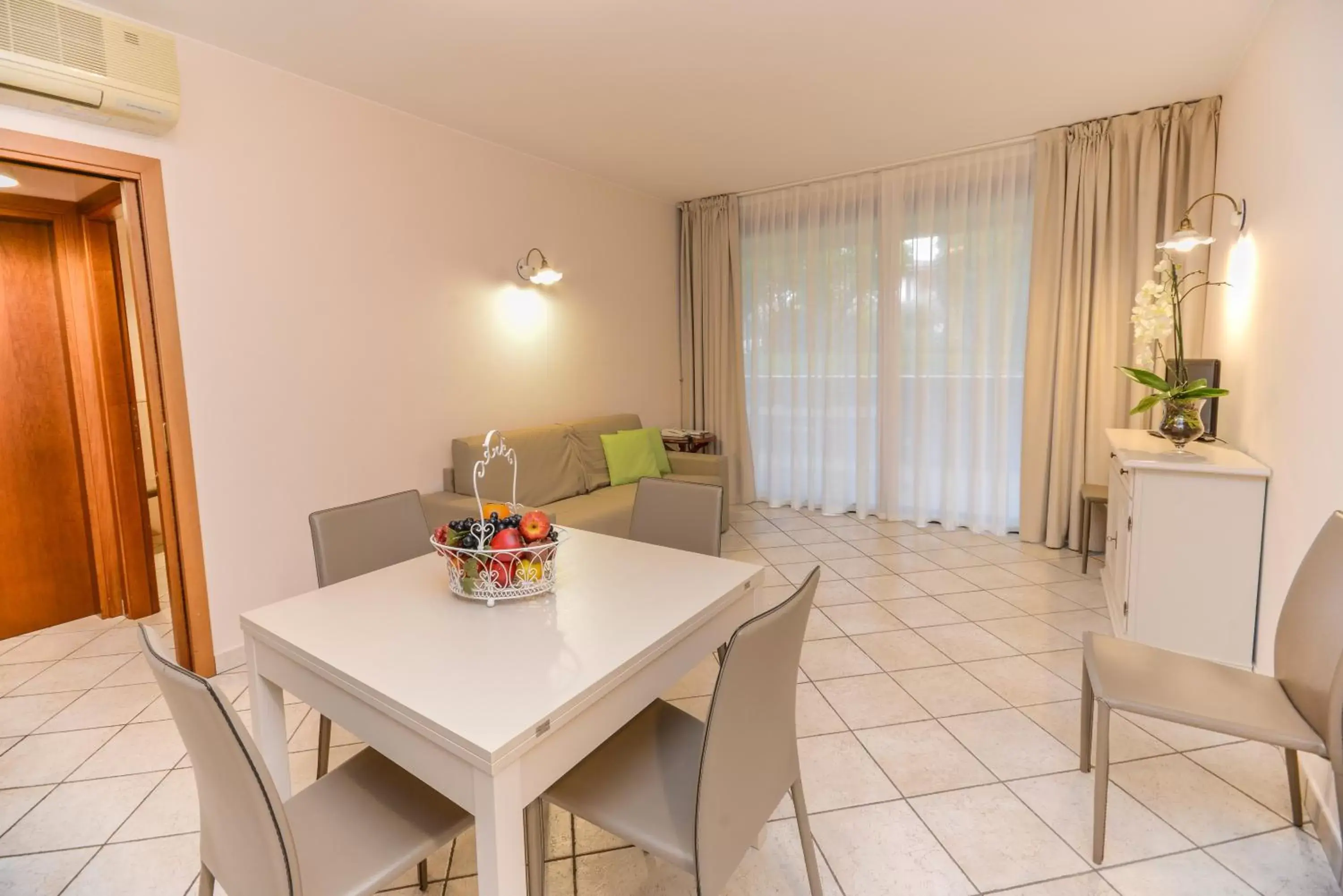 Patio, Dining Area in Il Sogno Apartments